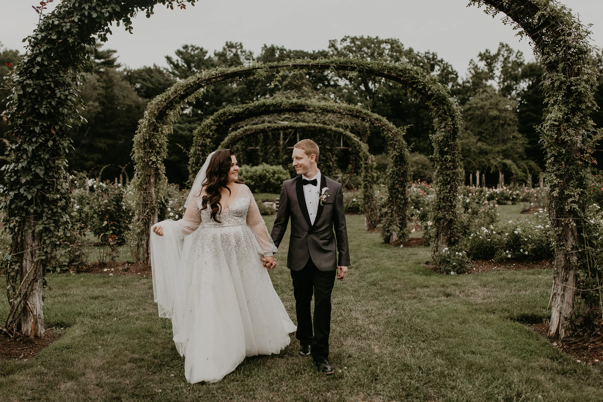 H+A_Hartford_Connecticut_RoseGarden_Wedding036.jpg