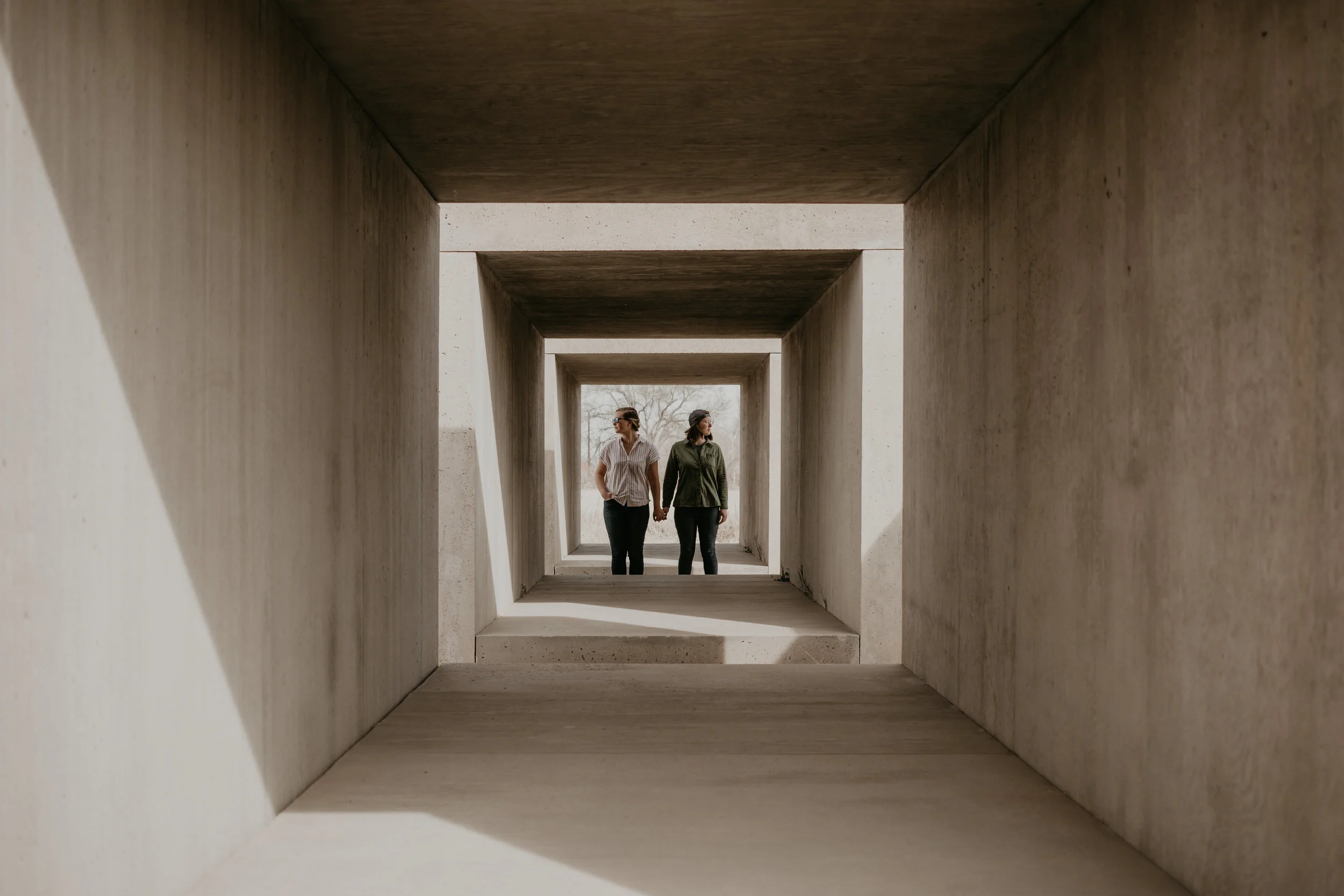 T+B_Desert_Couple_Session_Marfa_Texas_001.jpg