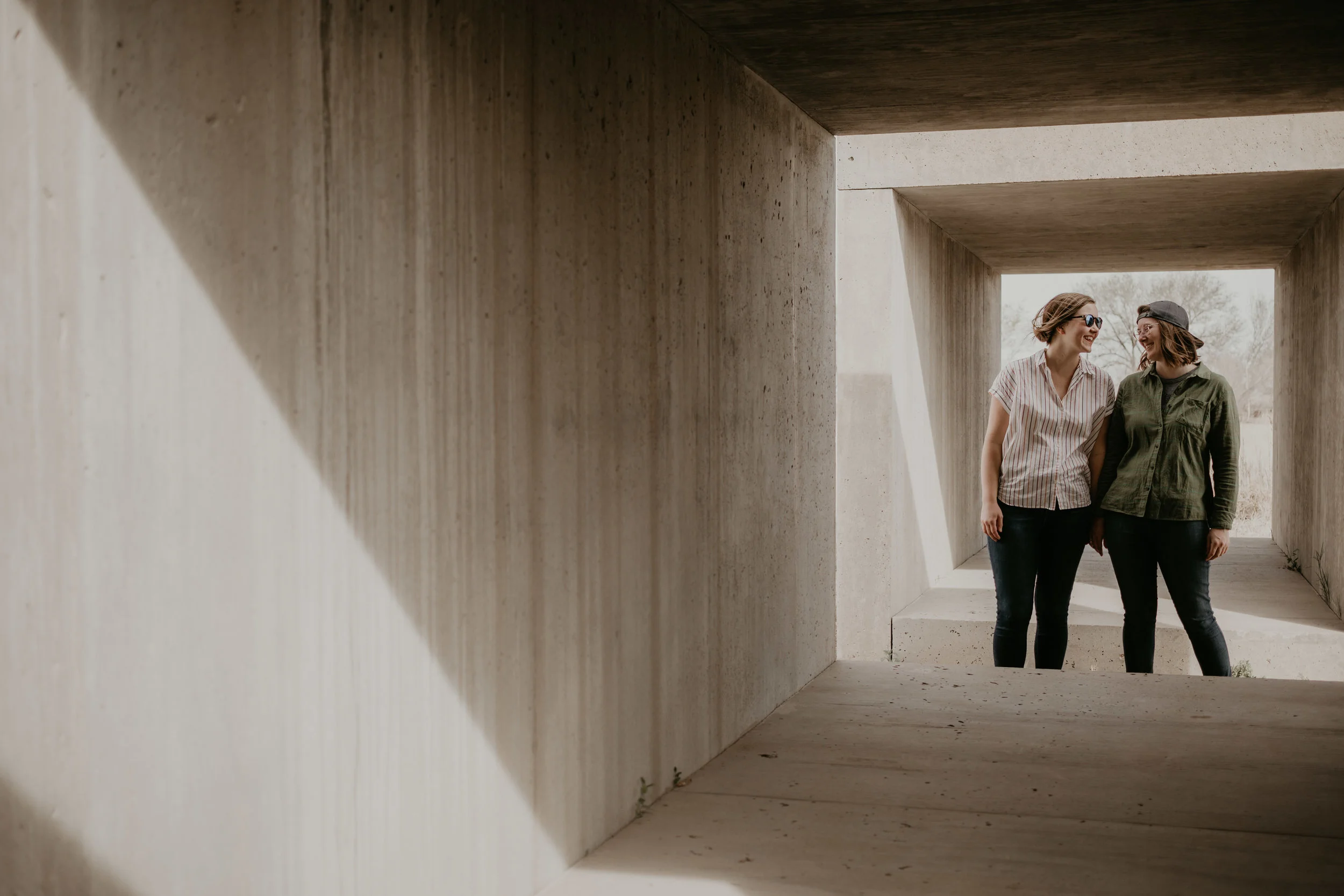 T+B_Desert_Couple_Session_Marfa_Texas_002.jpg