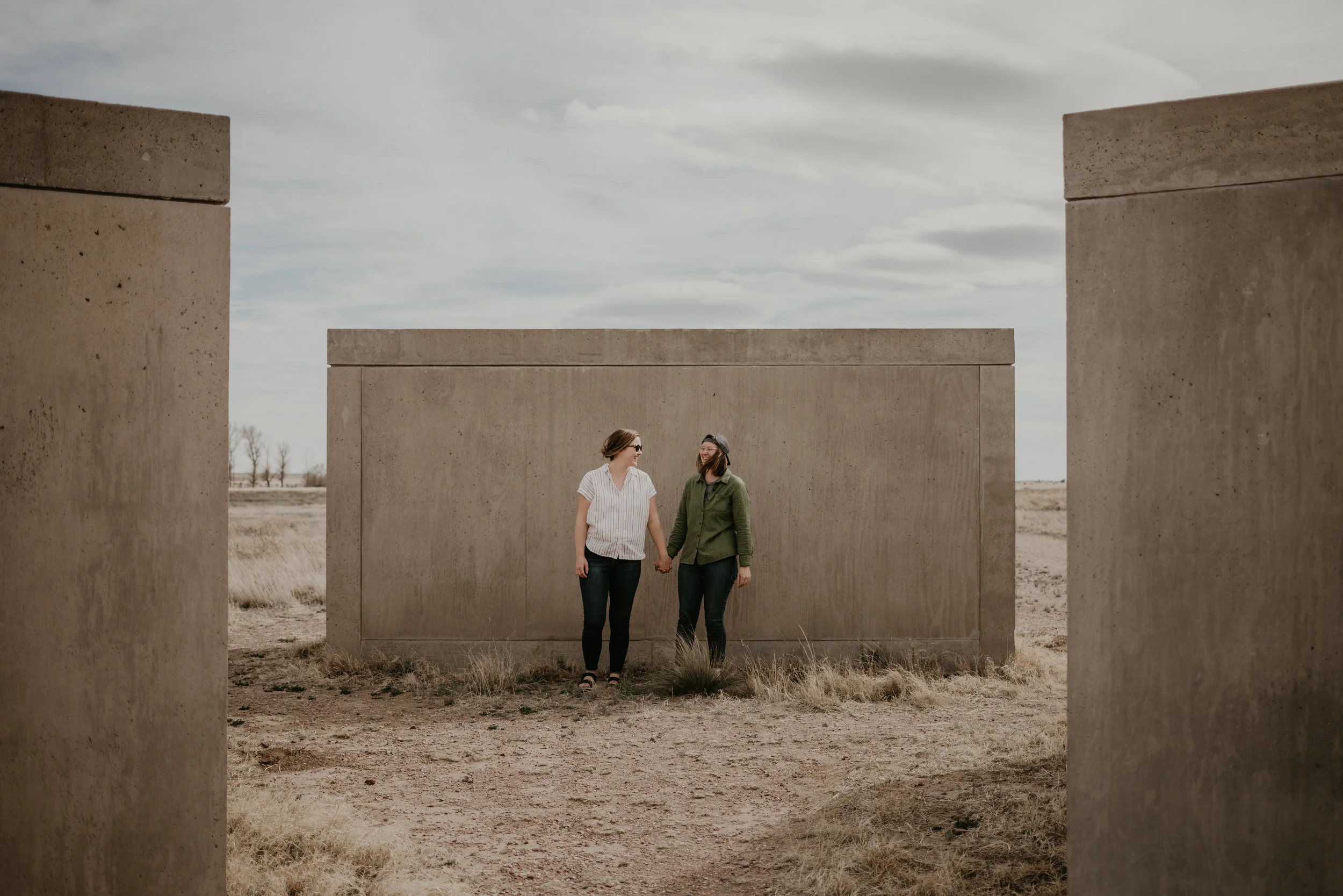 T+B_Desert_Couple_Session_Marfa_Texas_004.jpg