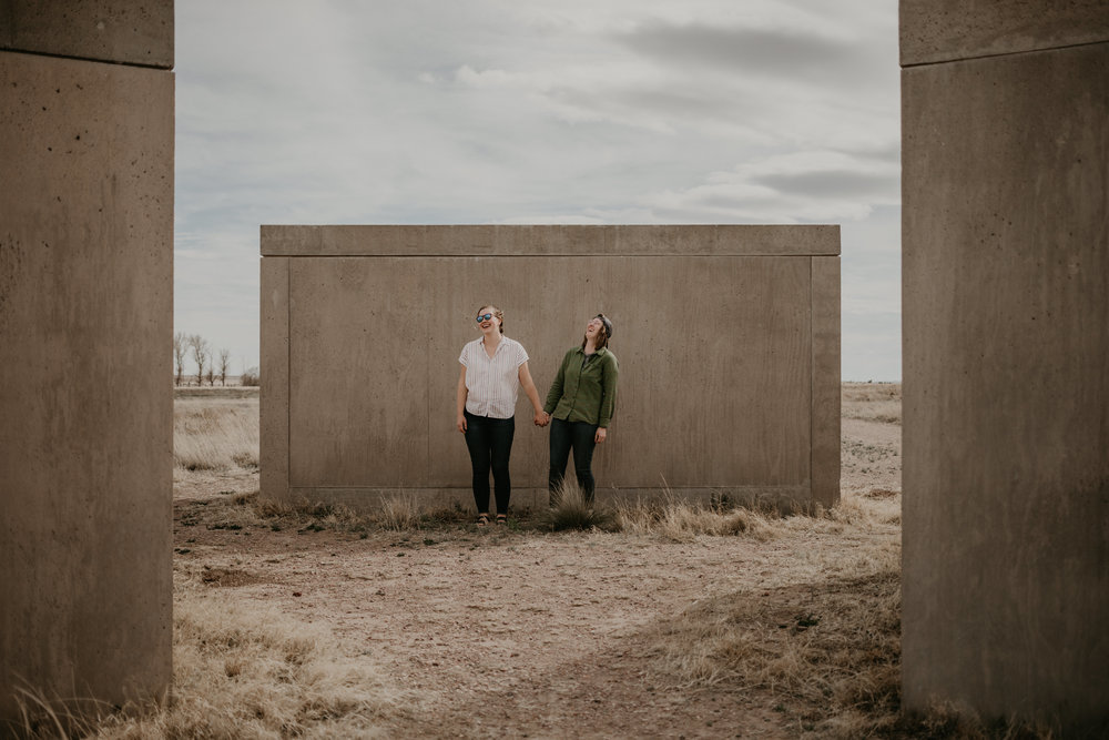 T+B_Desert_Couple_Session_Marfa_Texas_005.jpg