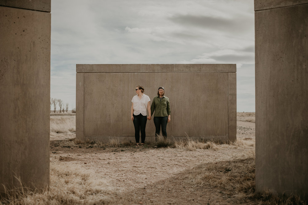 T+B_Desert_Couple_Session_Marfa_Texas_007.jpg