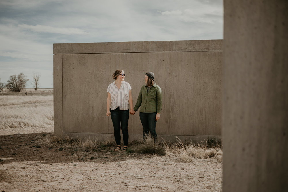 T+B_Desert_Couple_Session_Marfa_Texas_008.jpg