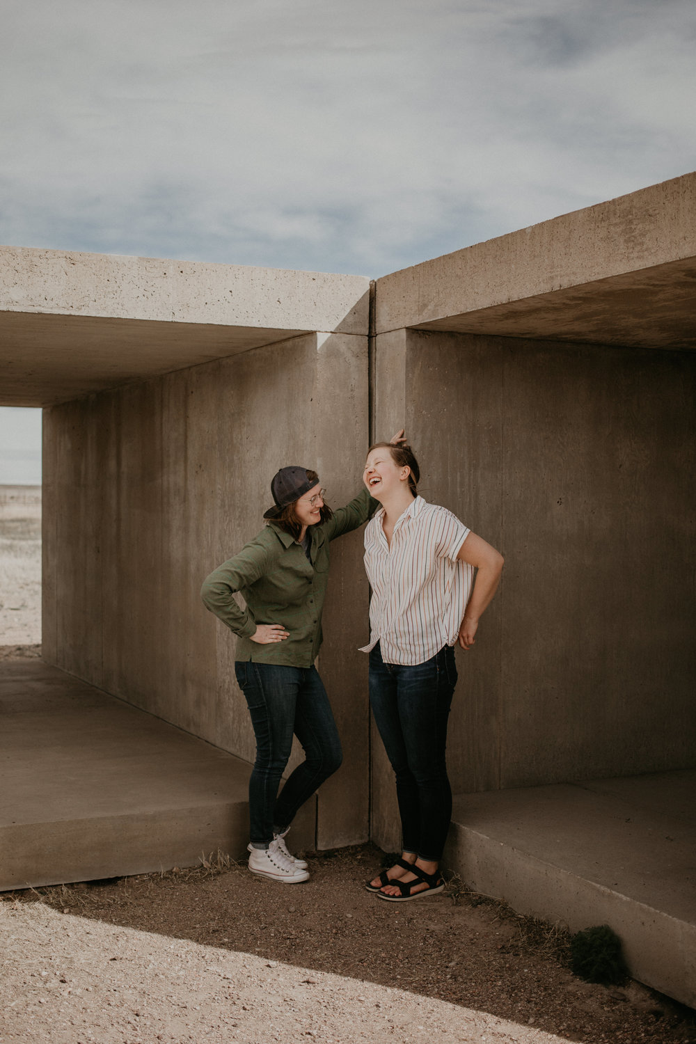 T+B_Desert_Couple_Session_Marfa_Texas_016.jpg