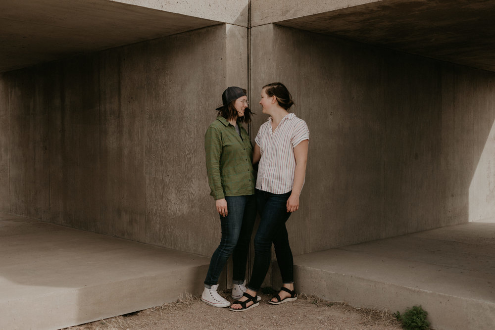 T+B_Desert_Couple_Session_Marfa_Texas_018.jpg