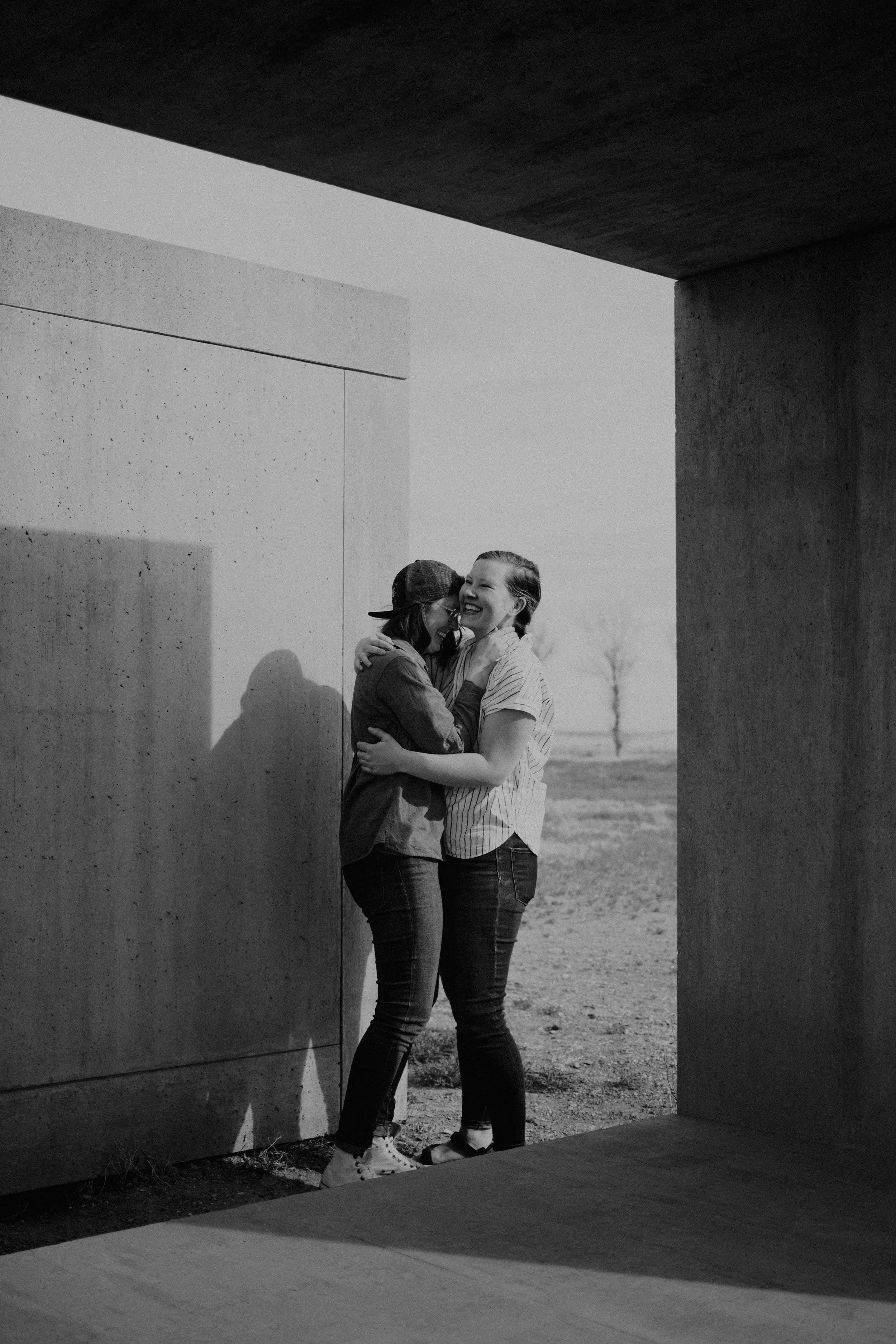 T+B_Desert_Couple_Session_Marfa_Texas_035.jpg