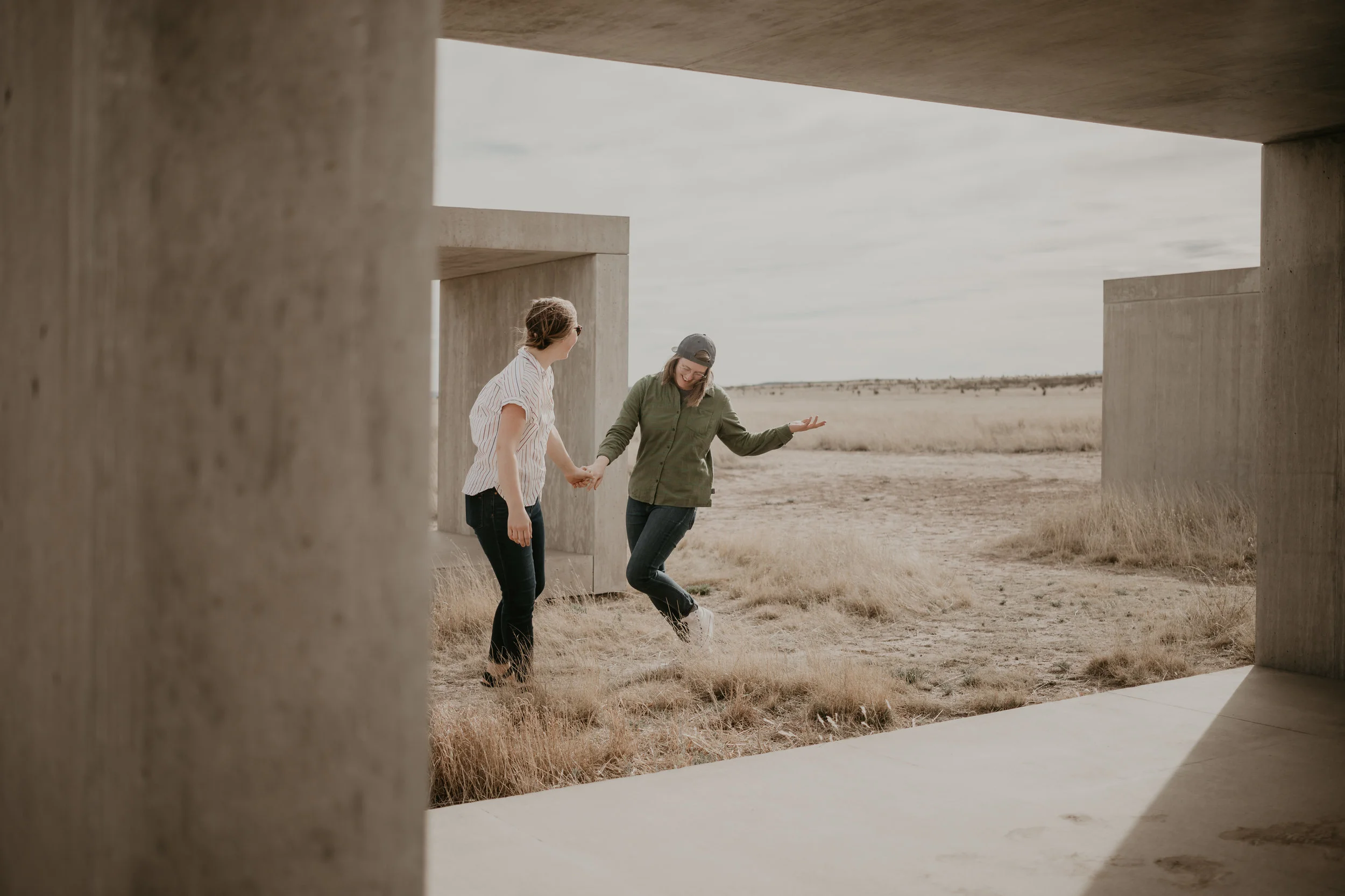 T+B_Desert_Couple_Session_Marfa_Texas_045.jpg