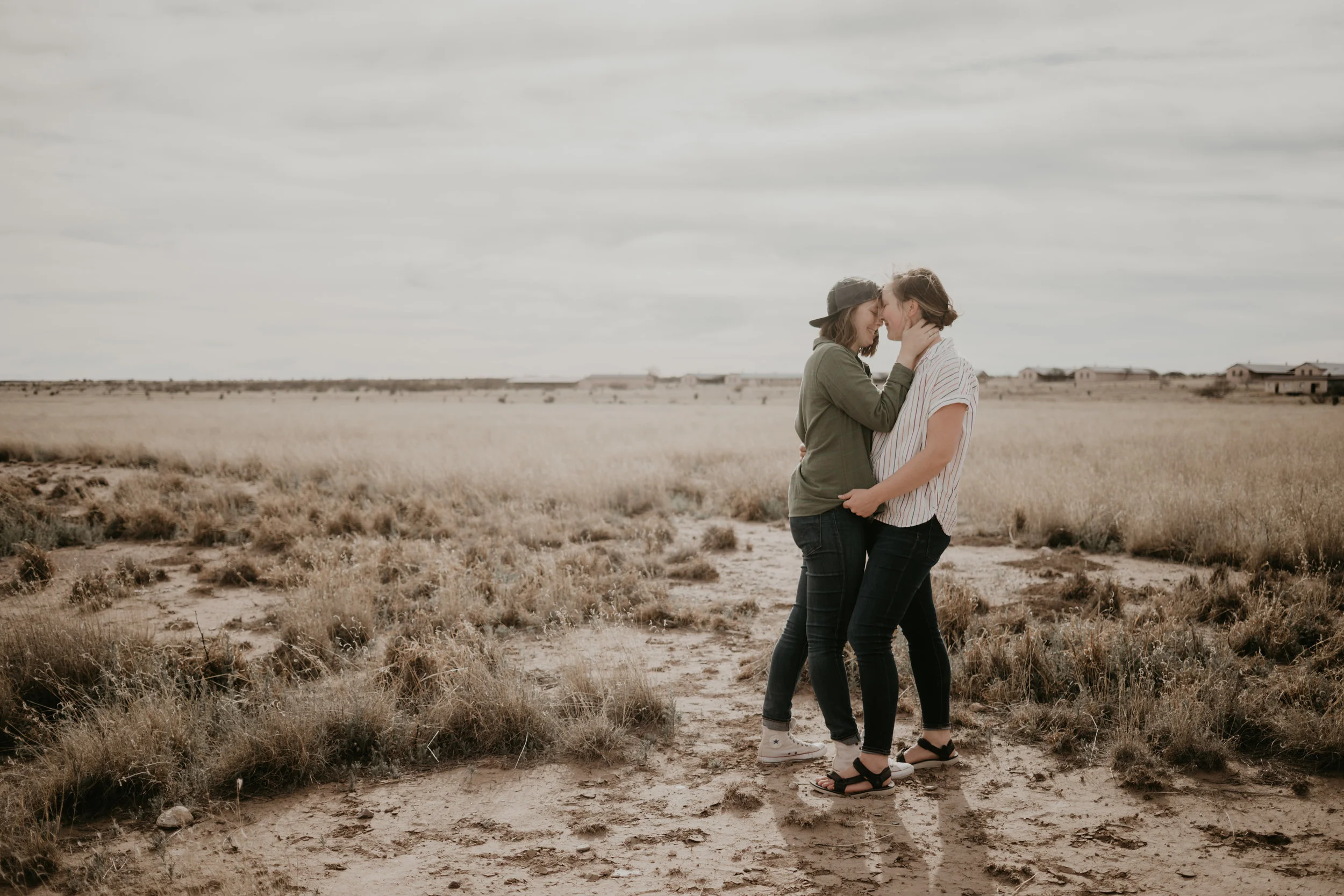 T+B_Desert_Couple_Session_Marfa_Texas_059.jpg