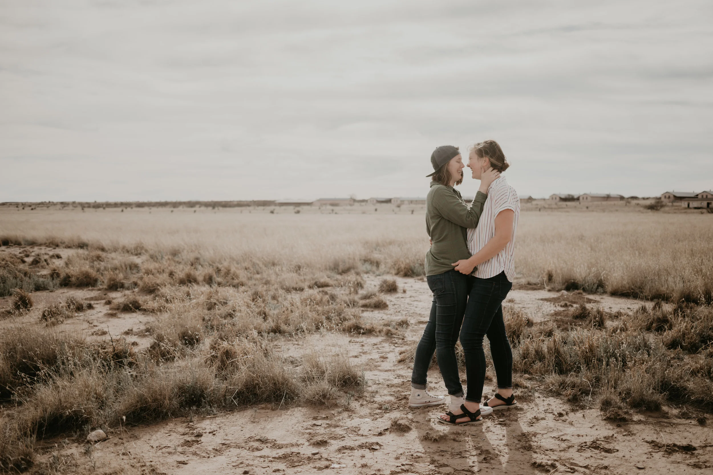 T+B_Desert_Couple_Session_Marfa_Texas_058.jpg