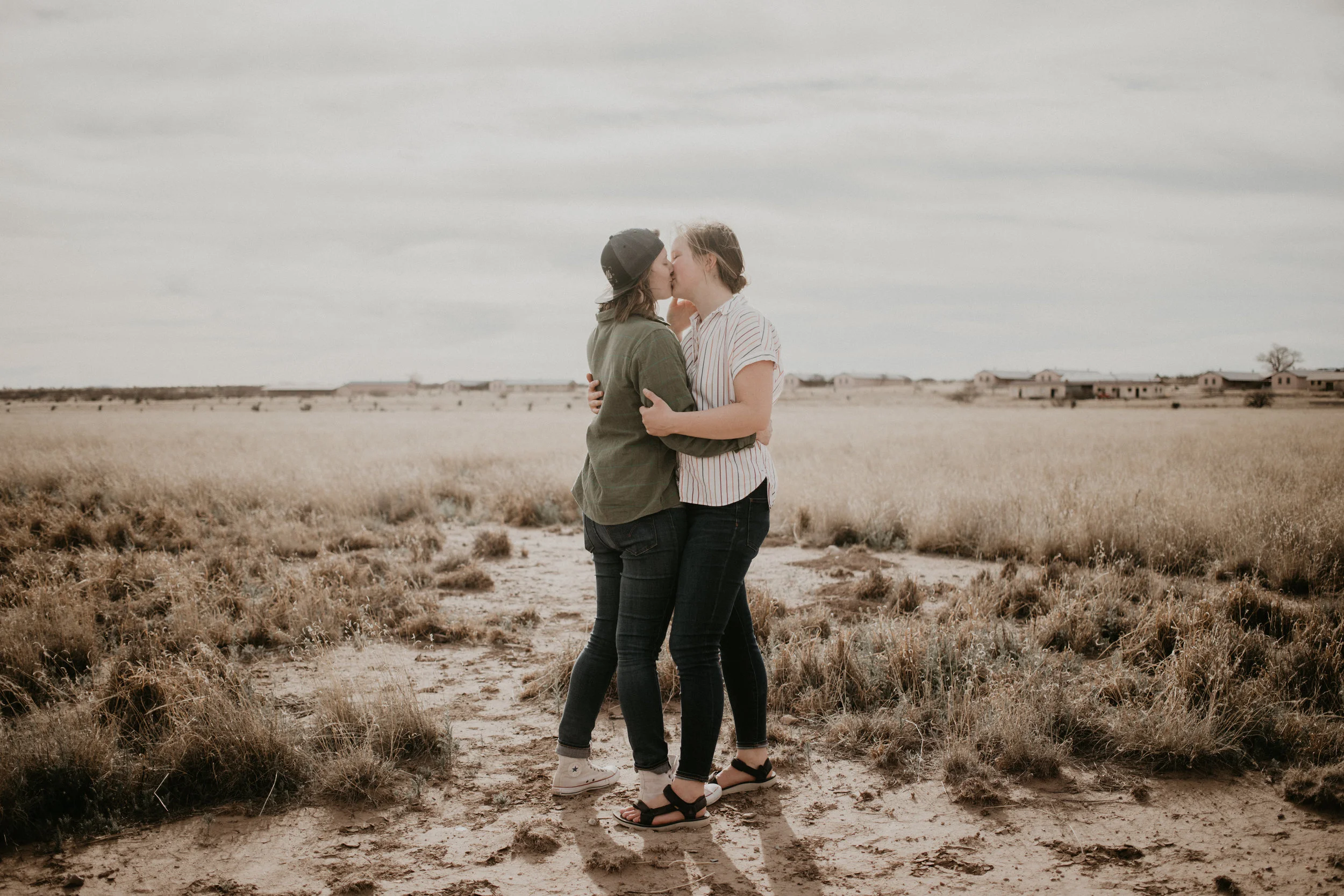 T+B_Desert_Couple_Session_Marfa_Texas_056.jpg