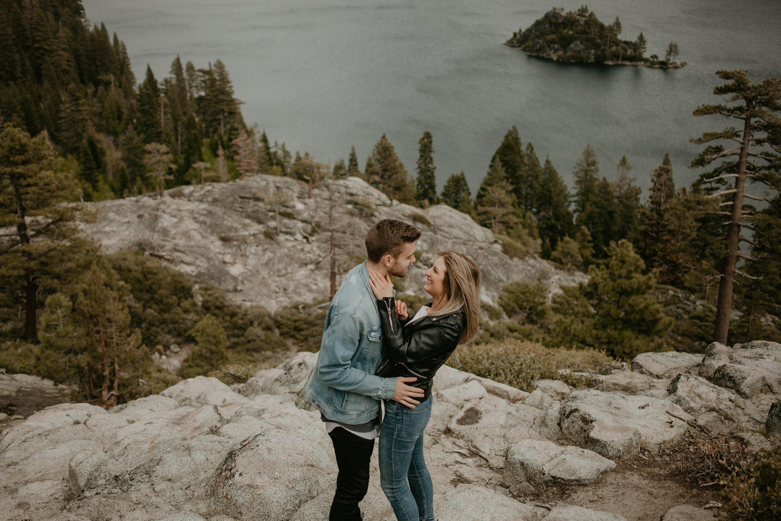 S+P_South_Lake_Tahoe_Adventure_Couple_Session_Inspiration_004.jpg