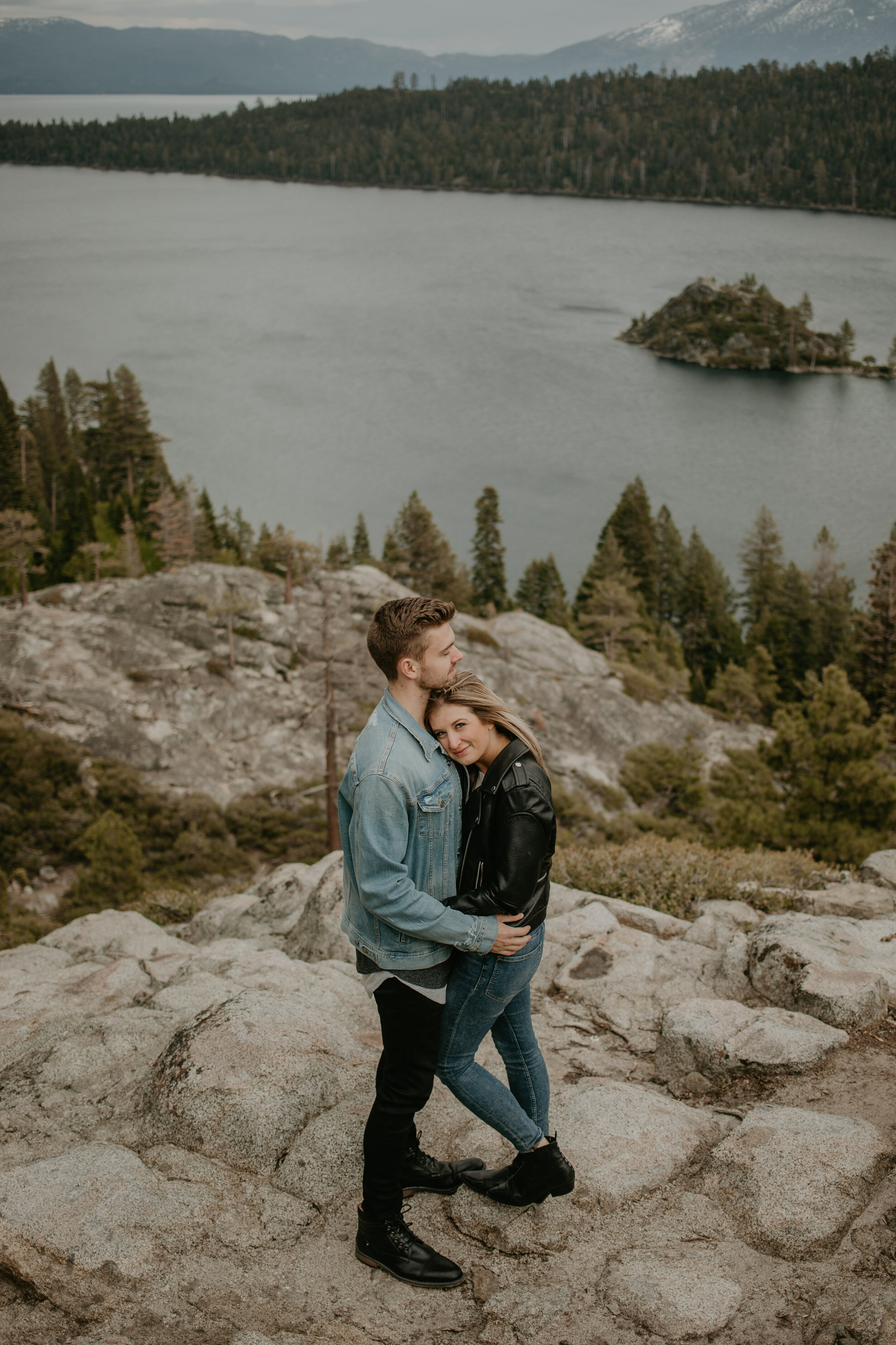 S+P_South_Lake_Tahoe_Adventure_Couple_Session_Inspiration_009.jpg