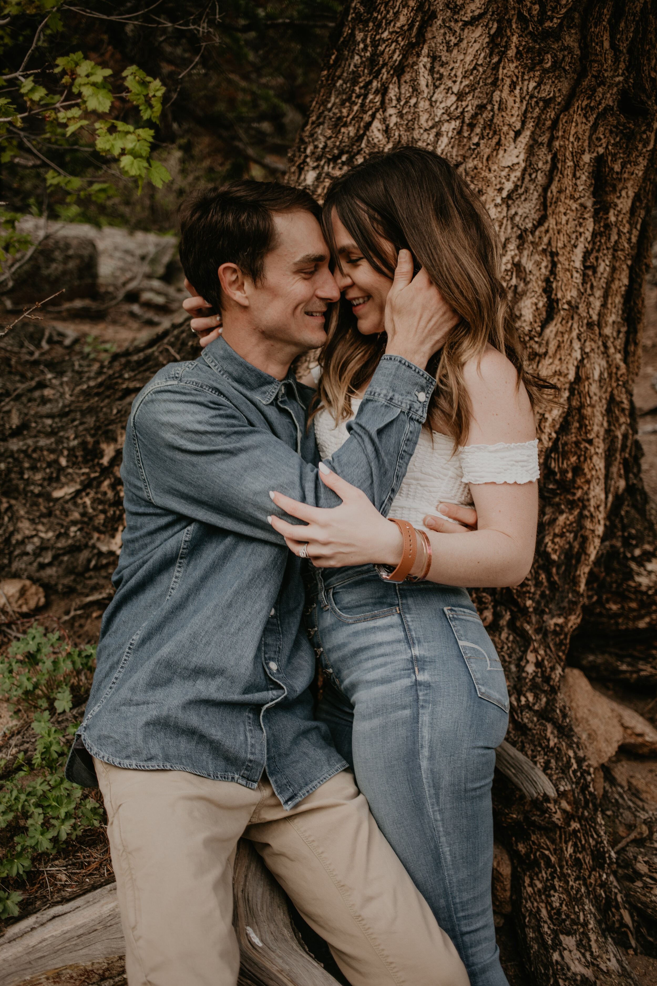 J+A_Rocky_Mountain_National_Park_Lily_Lake_Couple_Shoot_Inspiration_040.jpg