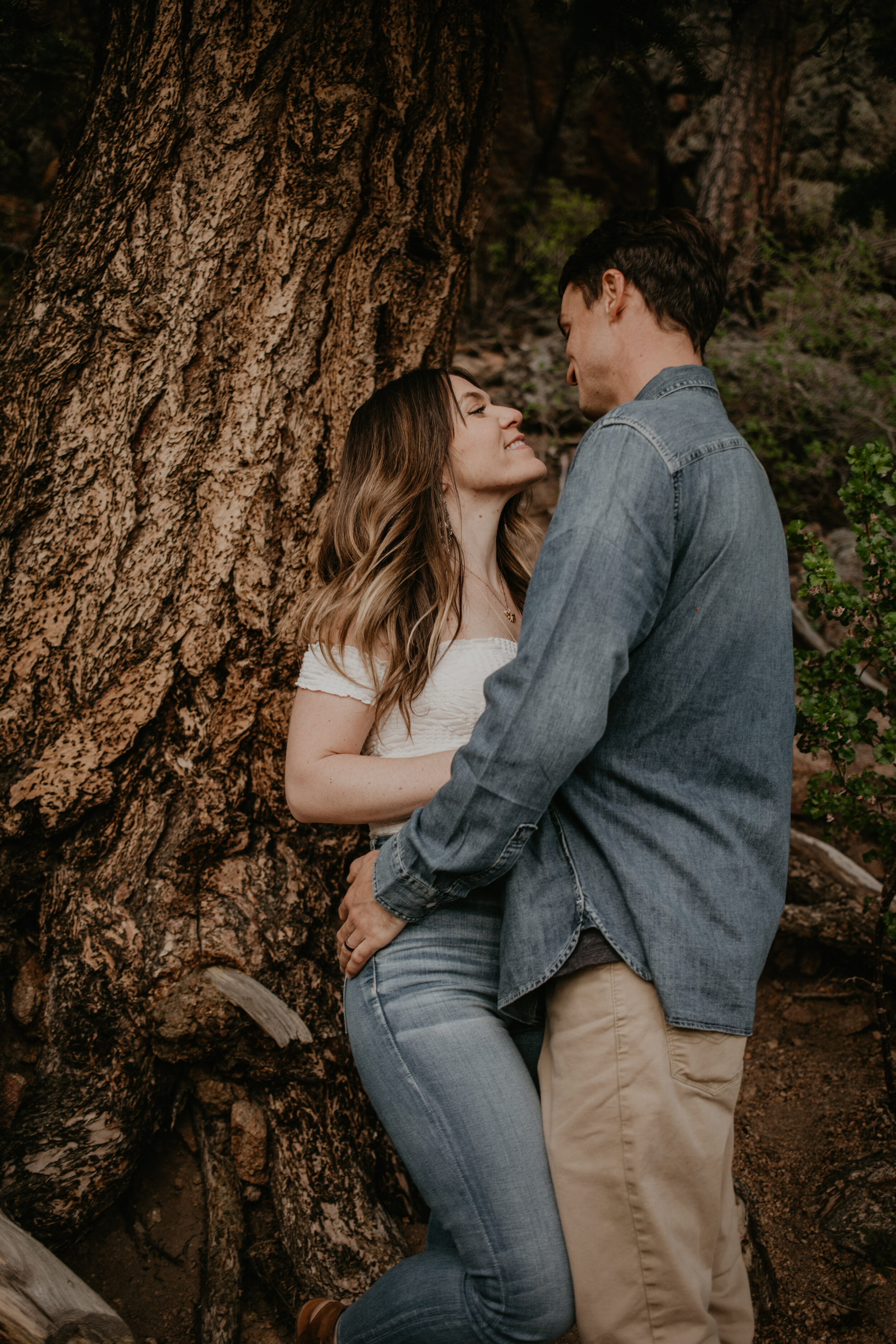 J+A_Rocky_Mountain_National_Park_Lily_Lake_Couple_Shoot_Inspiration_044.jpg