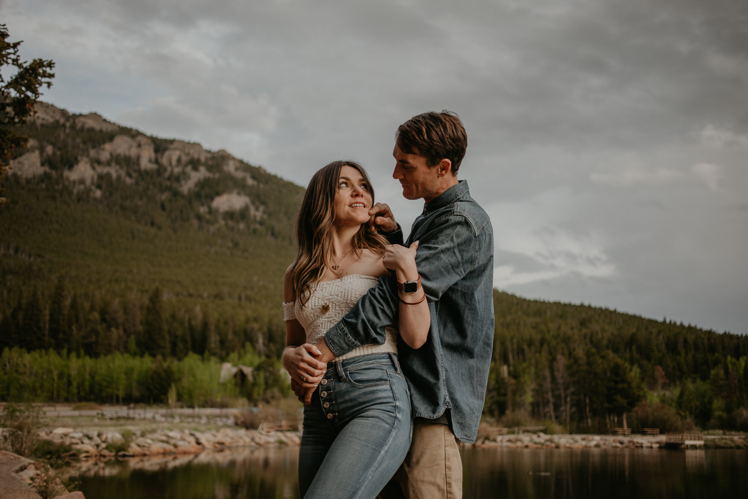 J+A_Rocky_Mountain_National_Park_Lily_Lake_Couple_Shoot_Inspiration_066.jpg