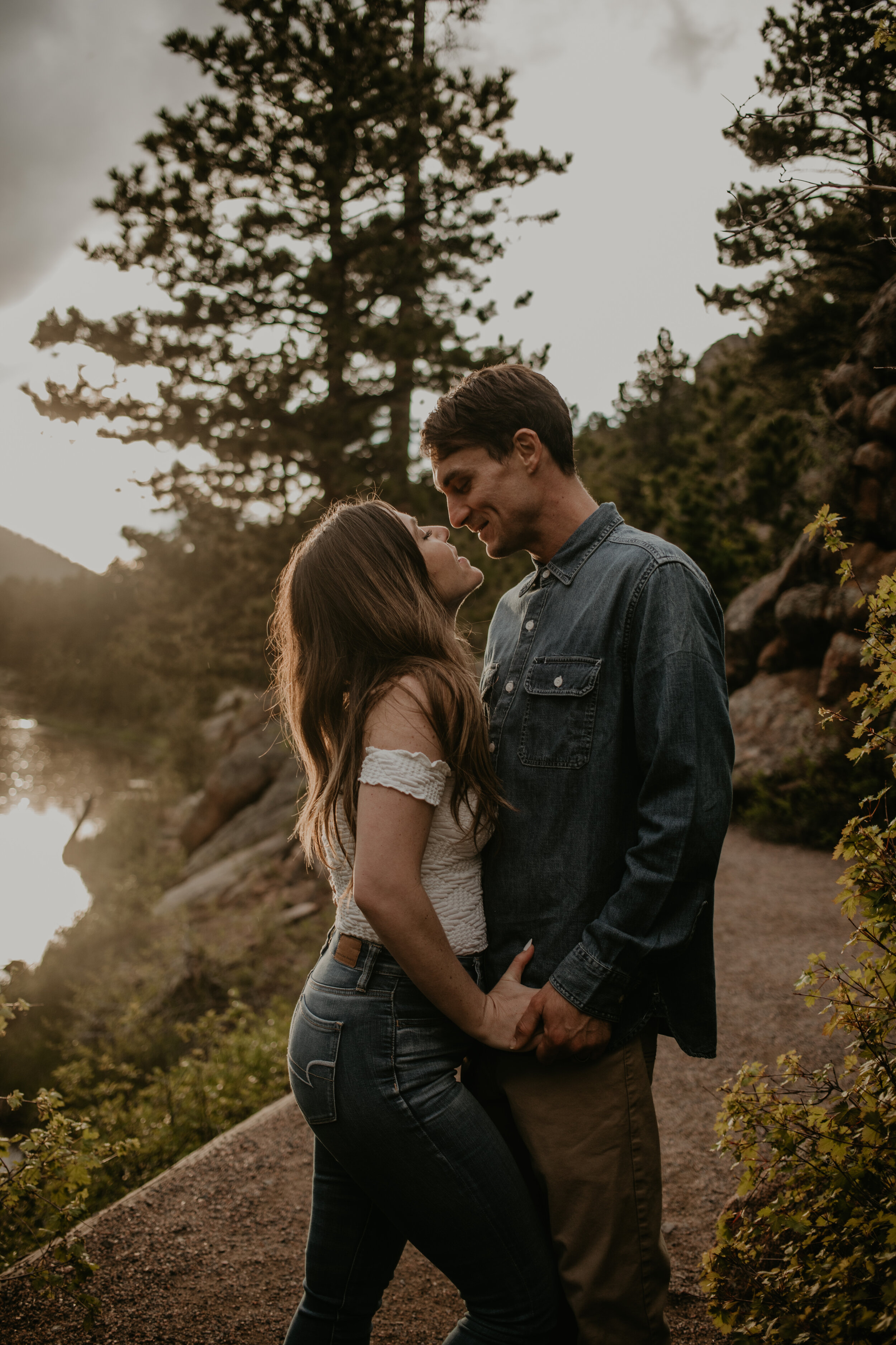 J+A_Rocky_Mountain_National_Park_Lily_Lake_Couple_Shoot_Inspiration_070.jpg