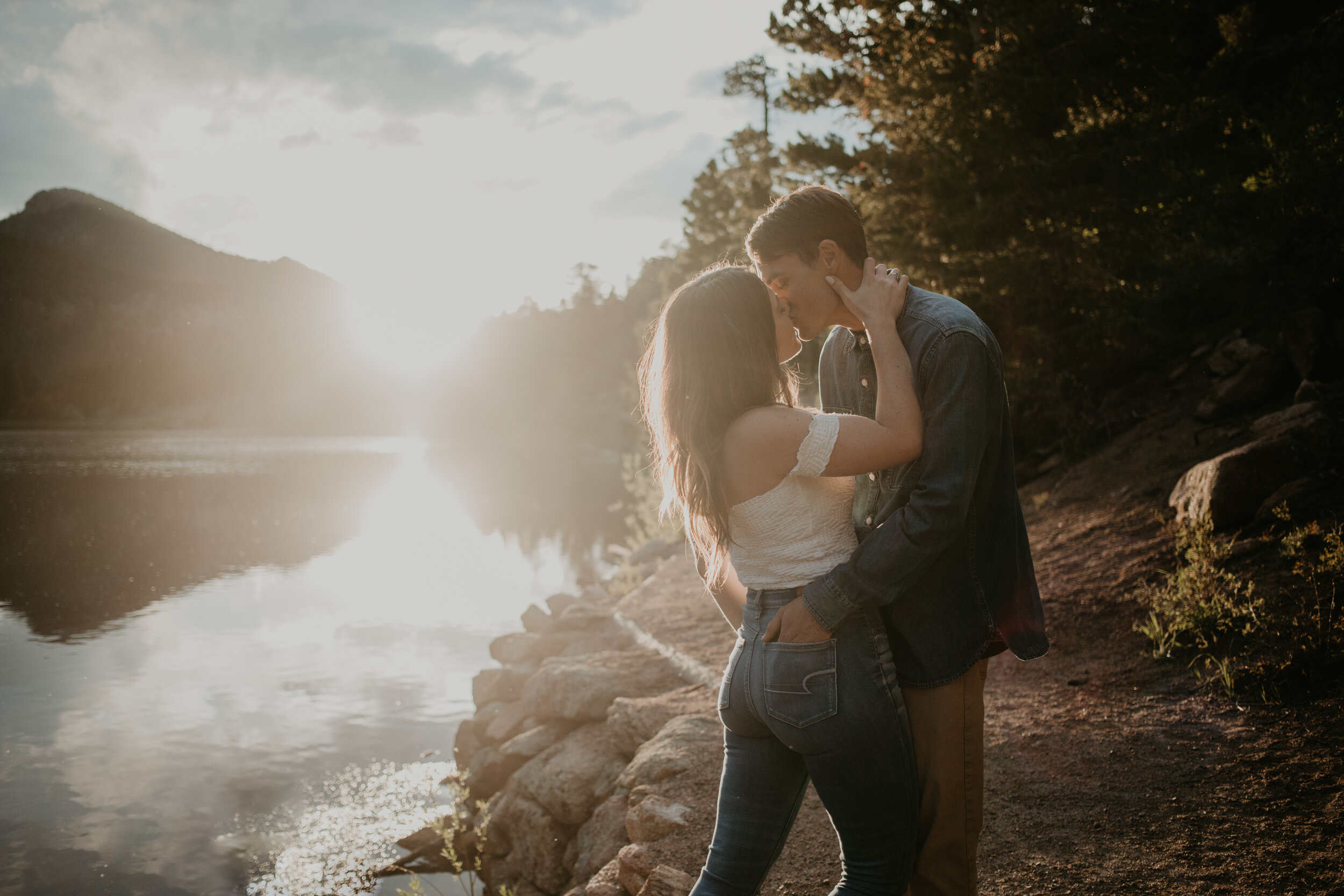 J+A_Rocky_Mountain_National_Park_Lily_Lake_Couple_Shoot_Inspiration_099.jpg