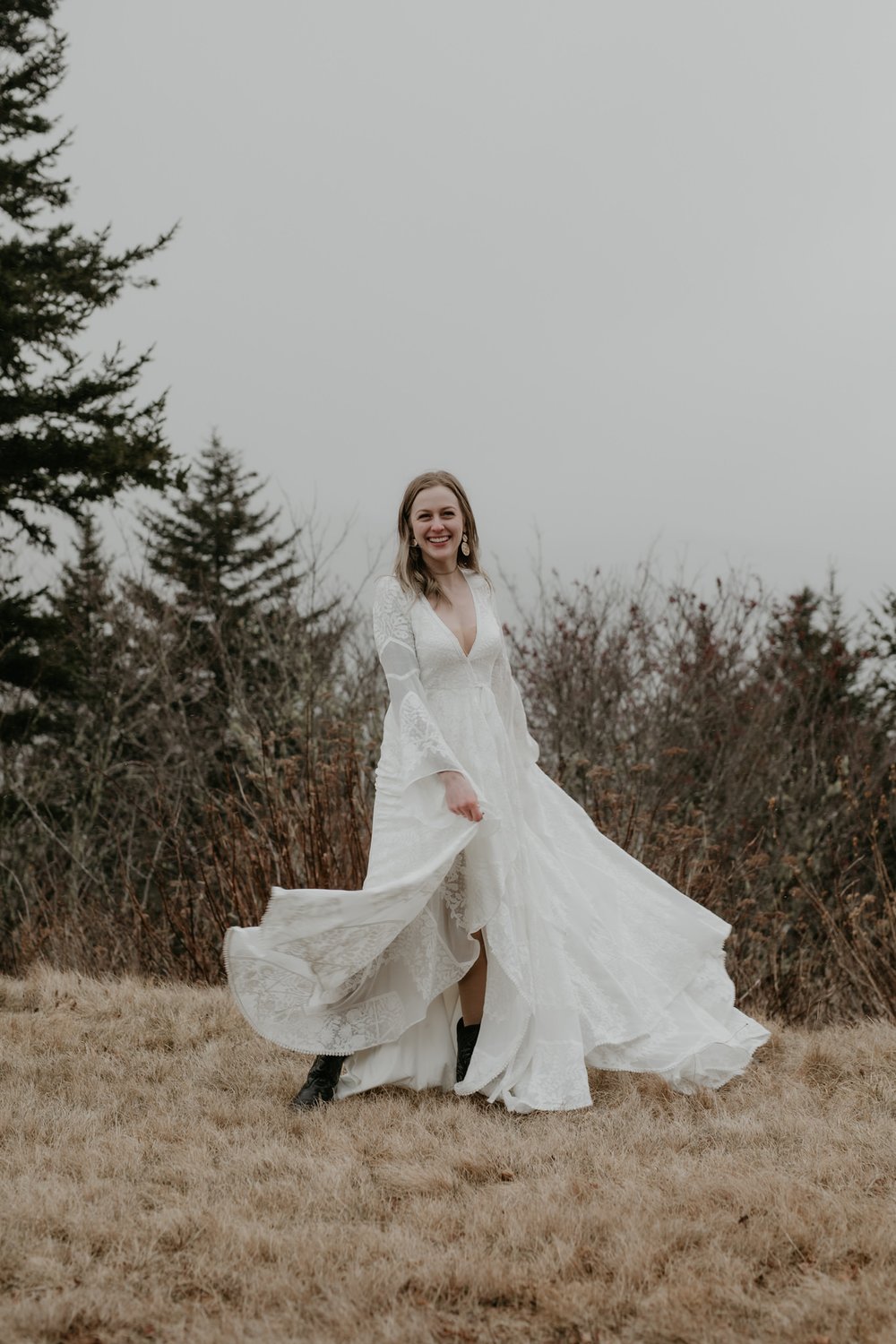 KT-Black-Balsam-Blue-Ridge-Parkway-Hiking-Snow-Winter-Elopement-North-Carolina-Asheville-051.jpg