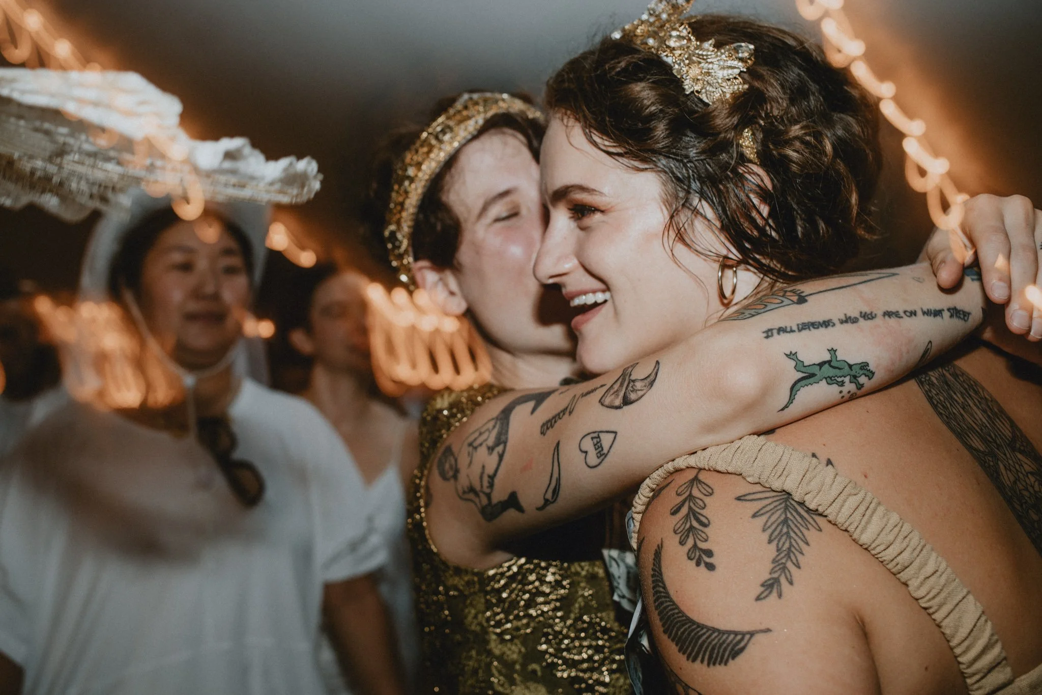 Z+C_Hudson_NewYork_White_And_Gold_Wedding_Social_101.jpg