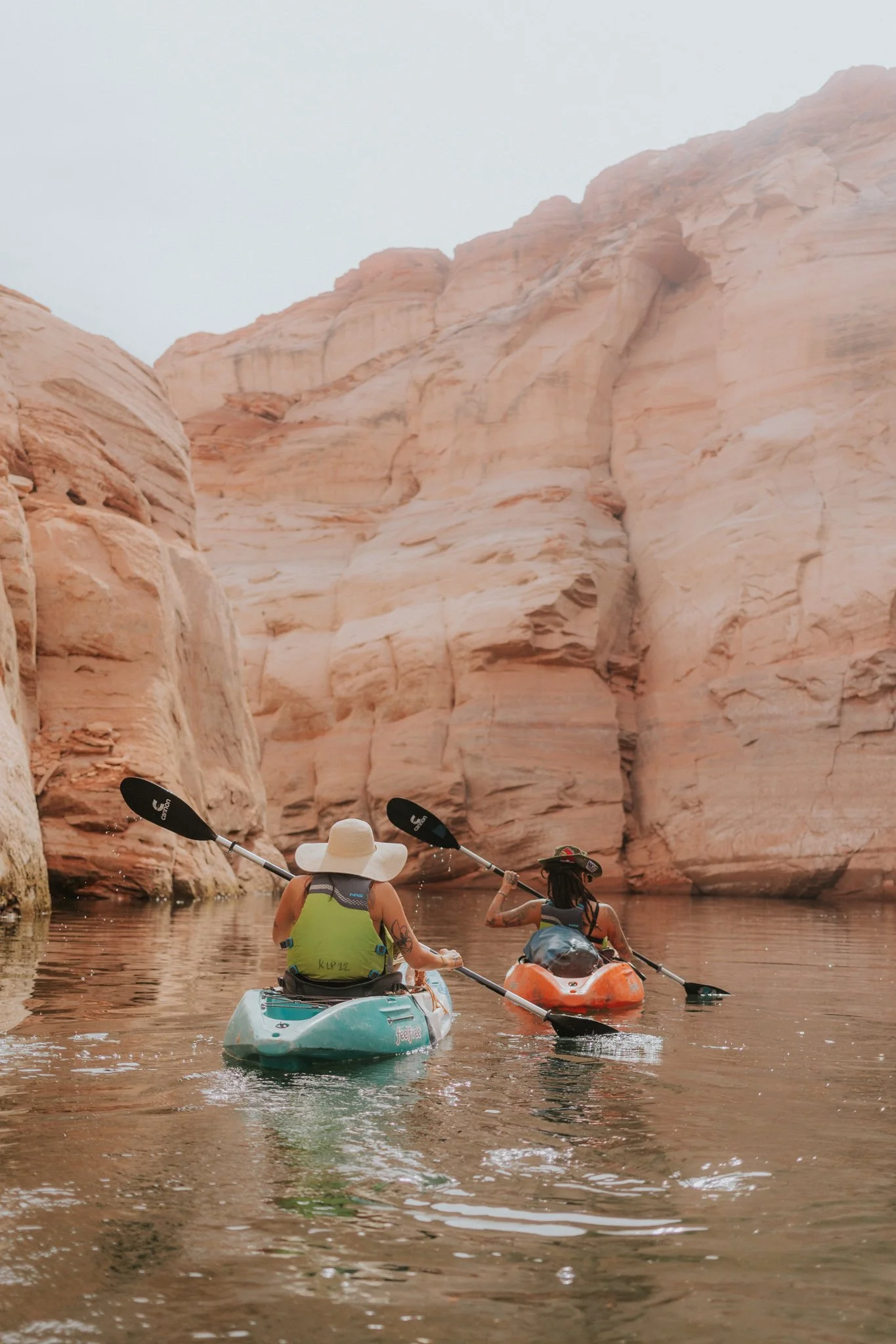 E+L_Lake_Powell_Elopement_008.jpg