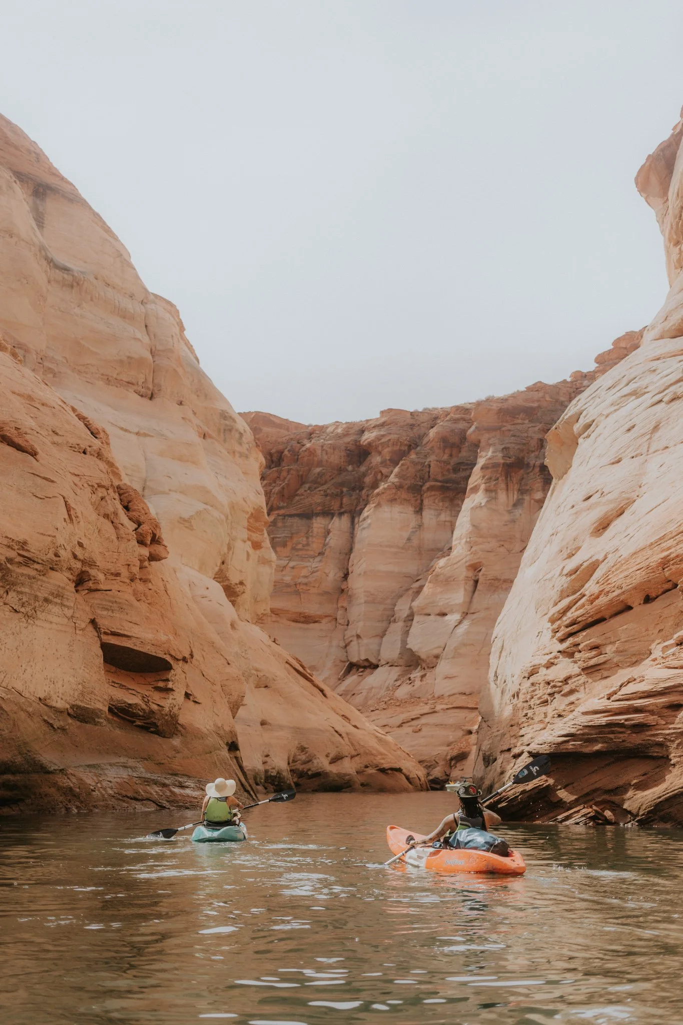 E+L_Lake_Powell_Elopement_009.jpg