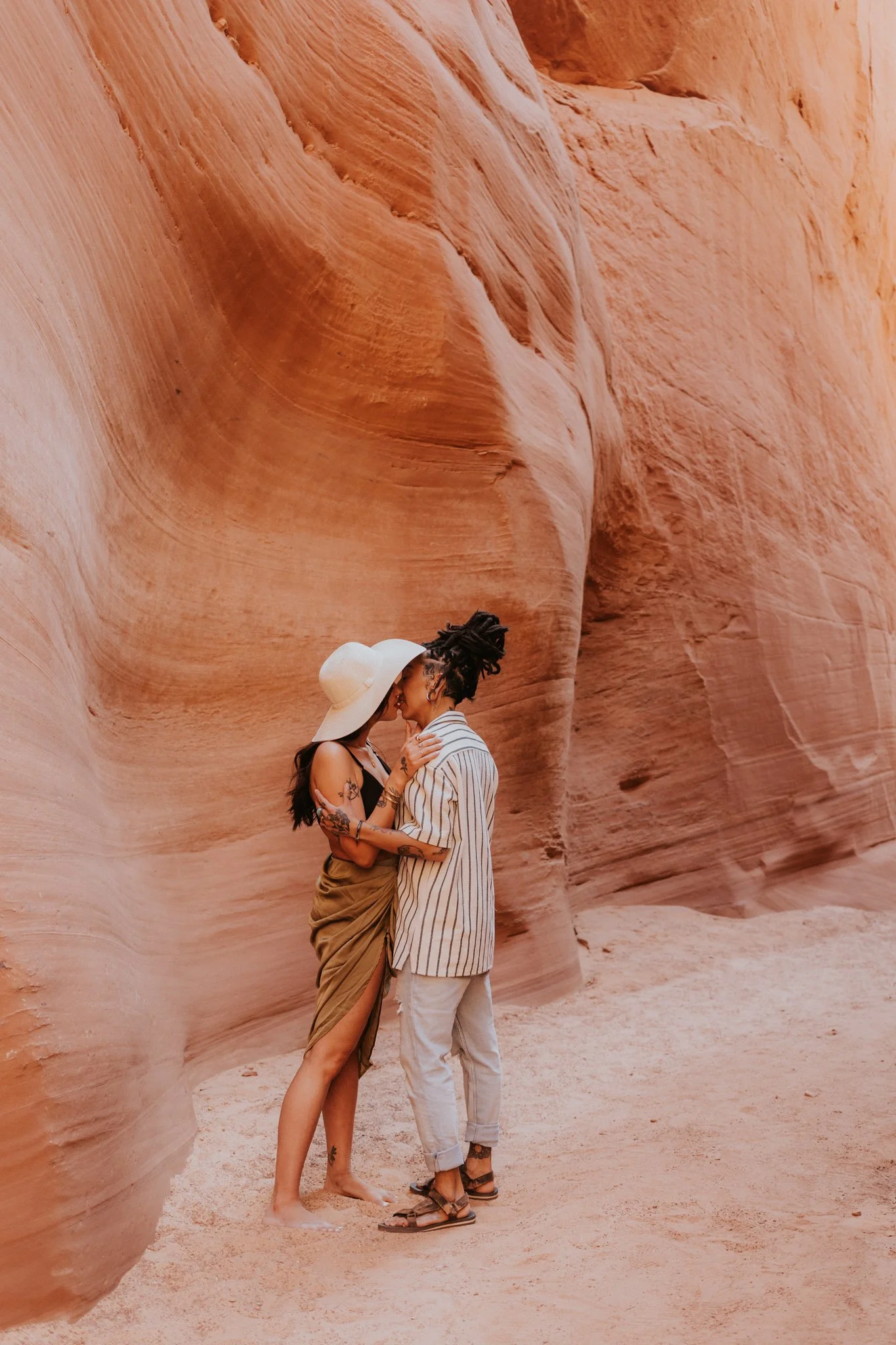 E+L_Lake_Powell_Elopement_028.jpg