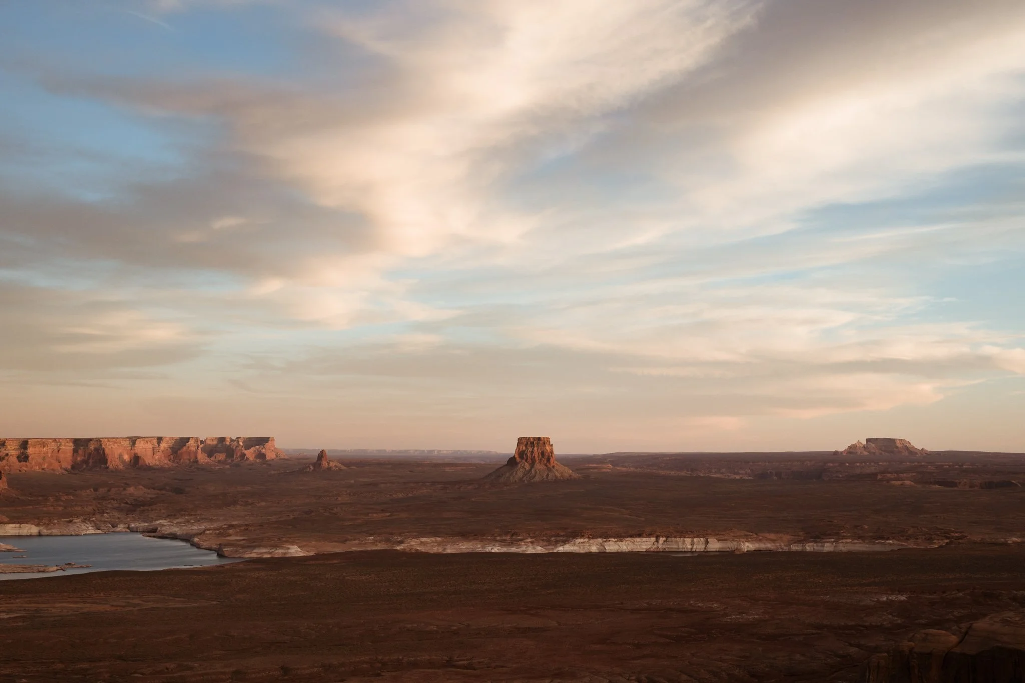E+L_Lake_Powell_Elopement_077.jpg