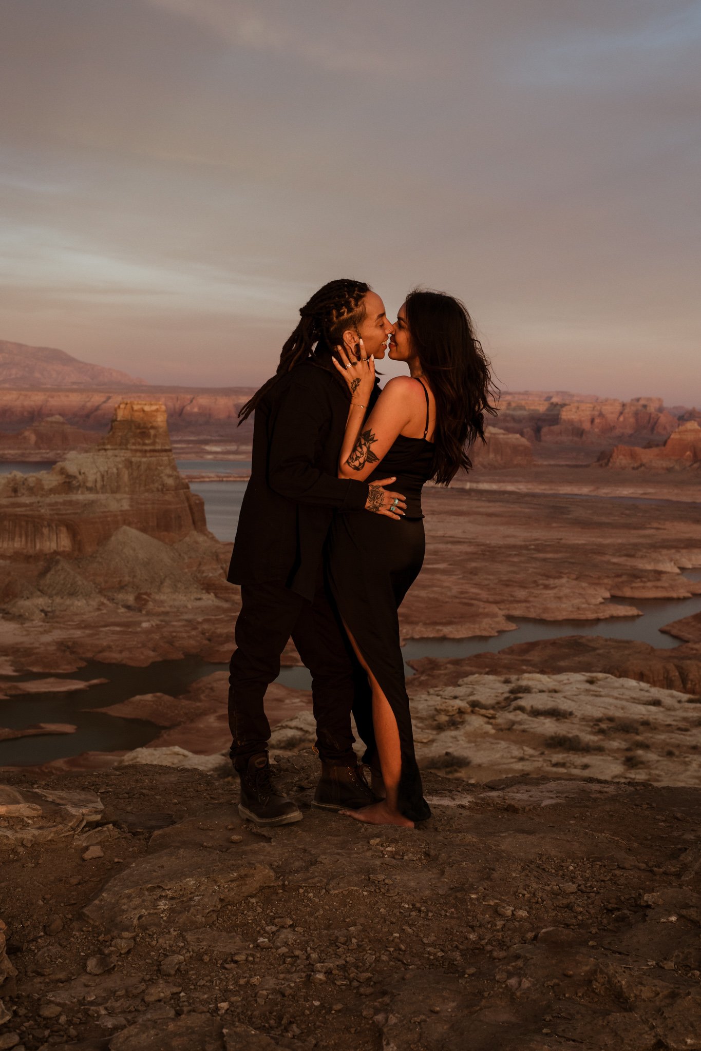 E+L_Lake_Powell_Elopement_078.jpg