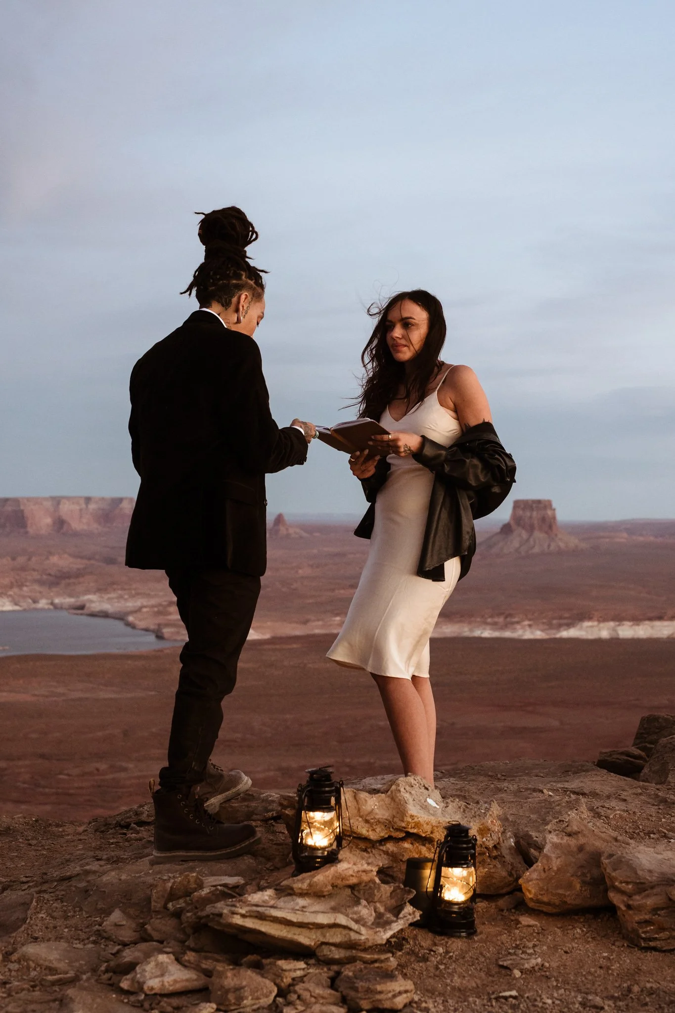 E+L_Lake_Powell_Elopement_098.jpg