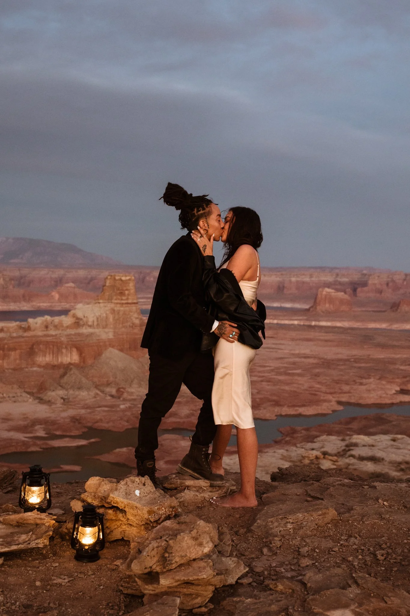 E+L_Lake_Powell_Elopement_104.jpg