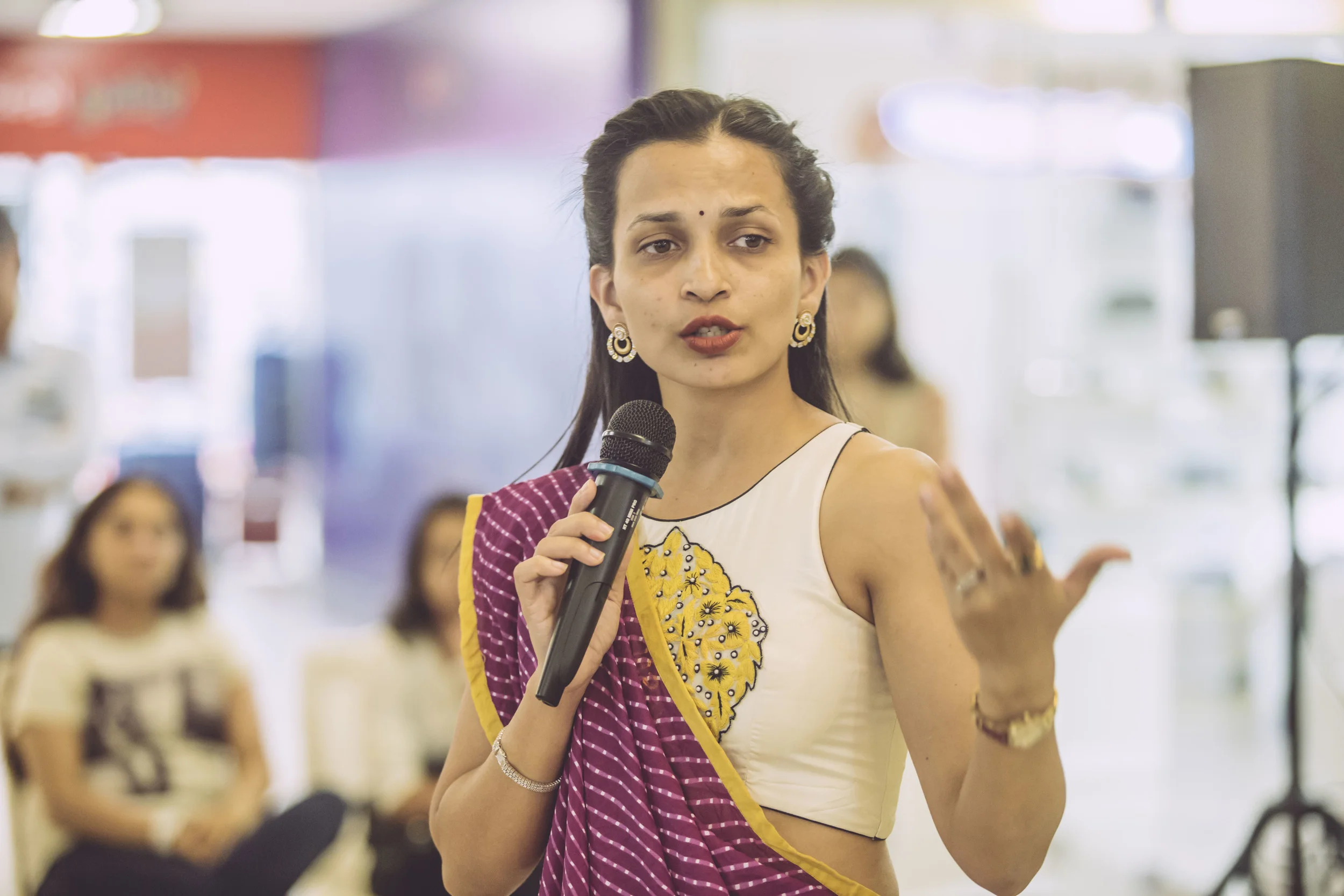 Bookoholics "Open Session" with Rujuta Diwekar