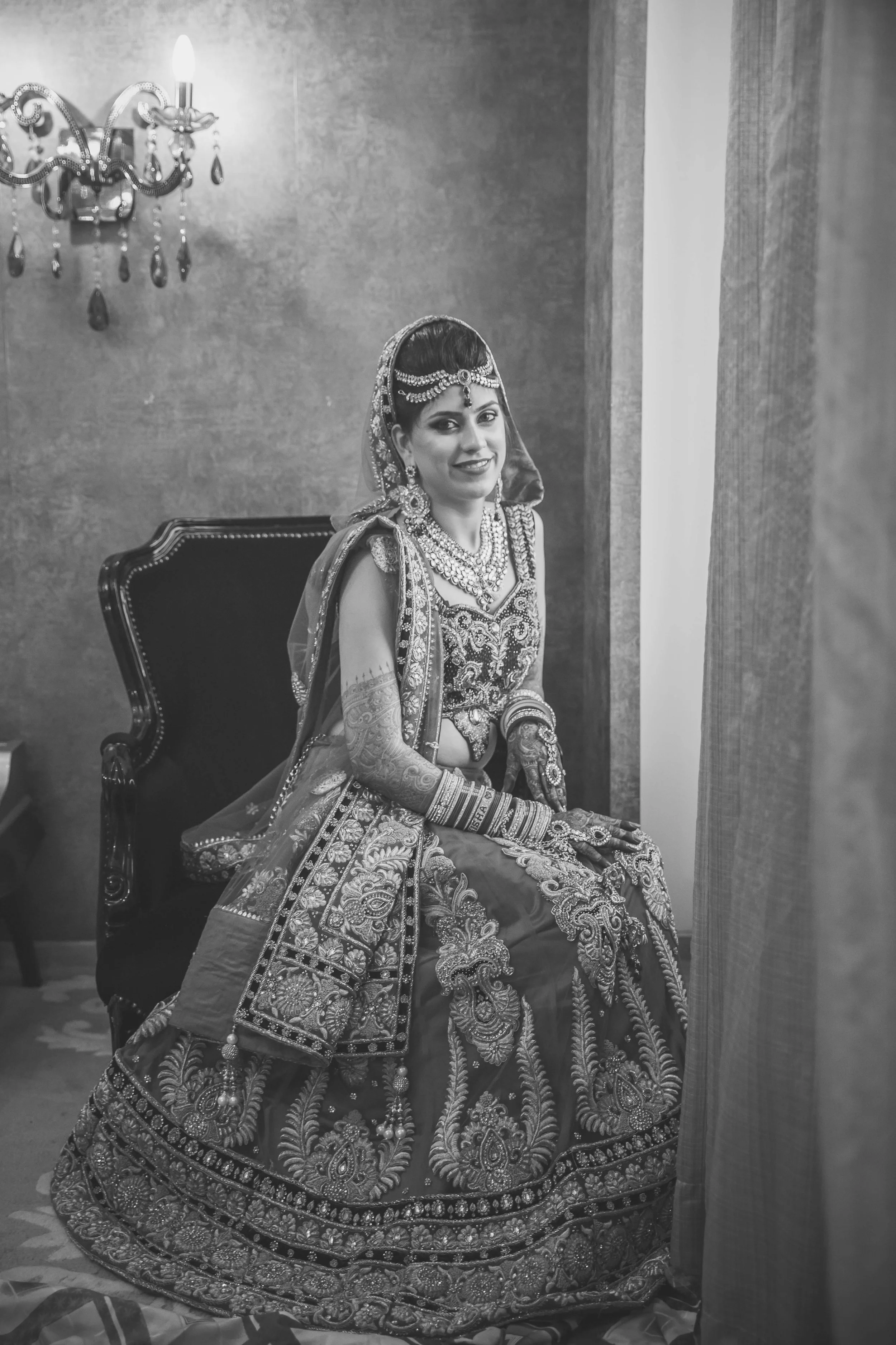 PujaKedia_Nisha Getting Ready BW-81.jpg