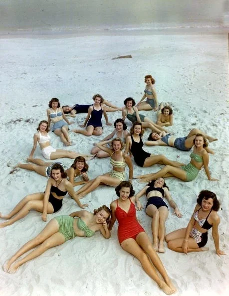 1950s bathing beauties via Hollyhocks and Tulips