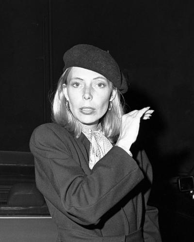 joni-mitchell-LIDB_o_tn.jpg