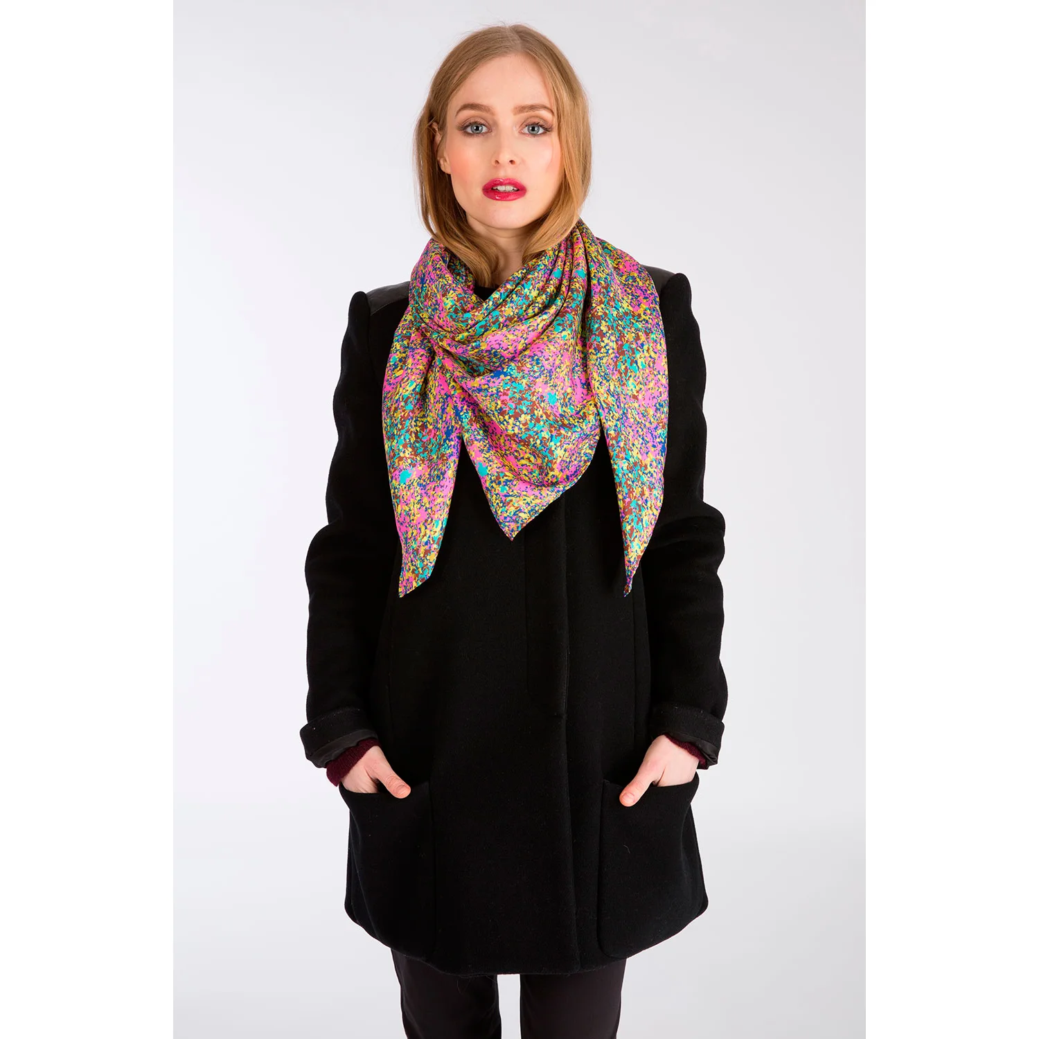 LizNehdi_LagunadelosLagartosTwillScarf_Model_1500_Square.jpg