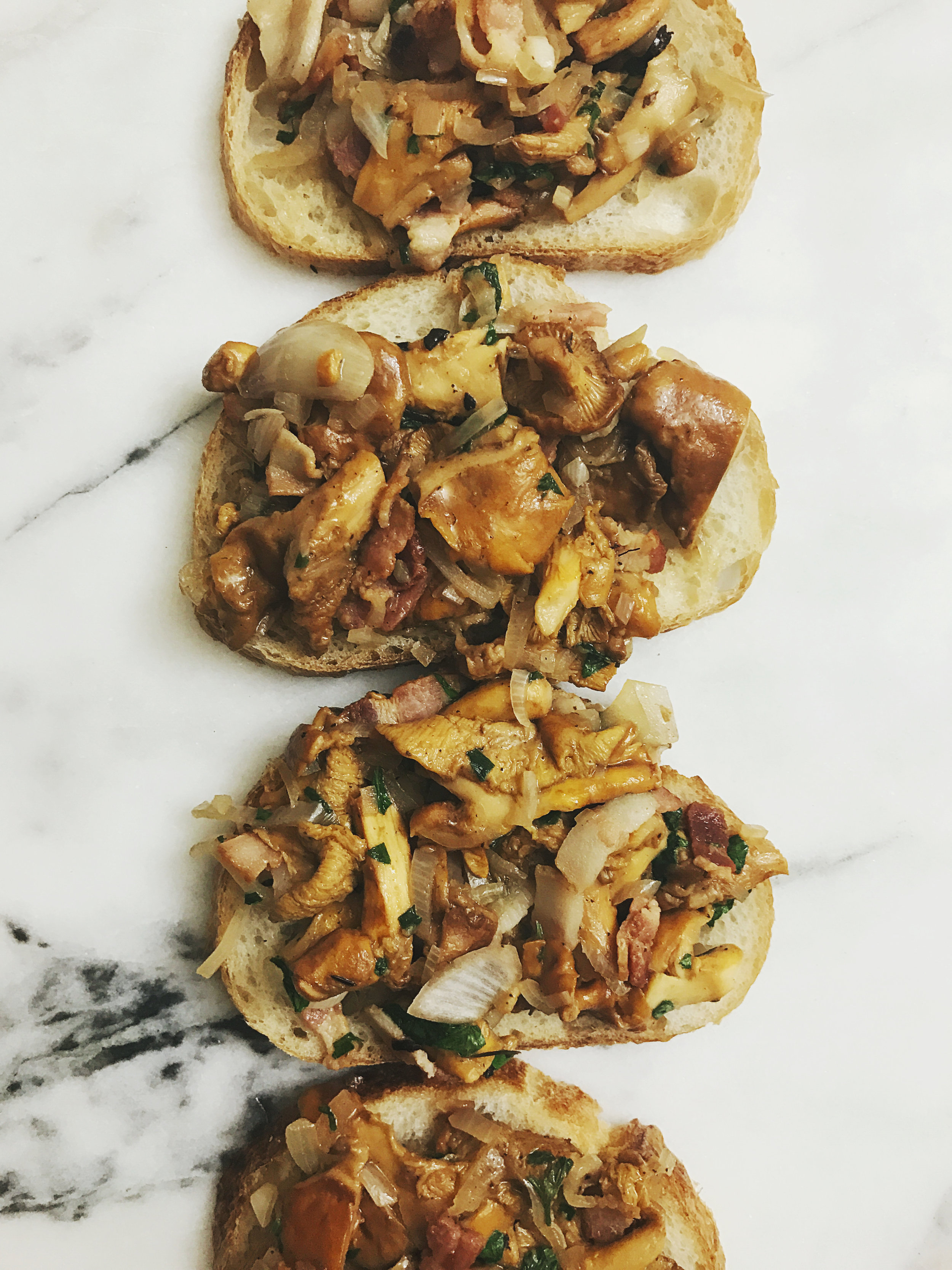 CHANTRELLE MUSHROOM AND BACON TOAST
