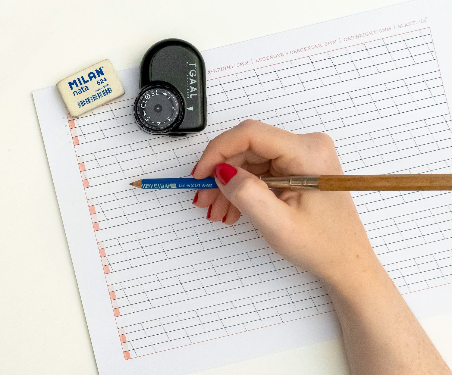 The Best Paper to Practice Calligraphy by a Pro Calligrapher