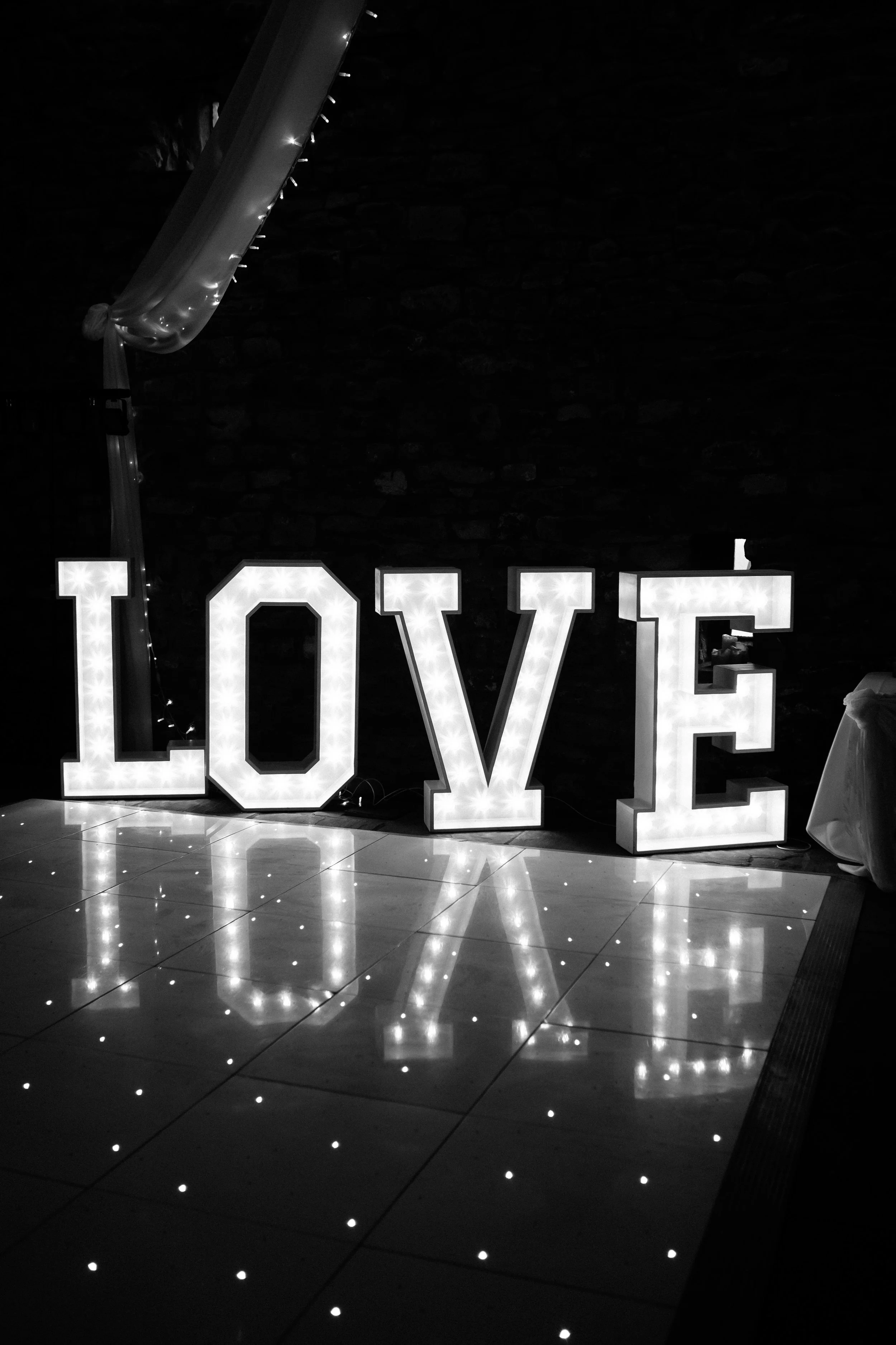VictoriaBakerWeddings-Yvonne&Robert-703.jpg