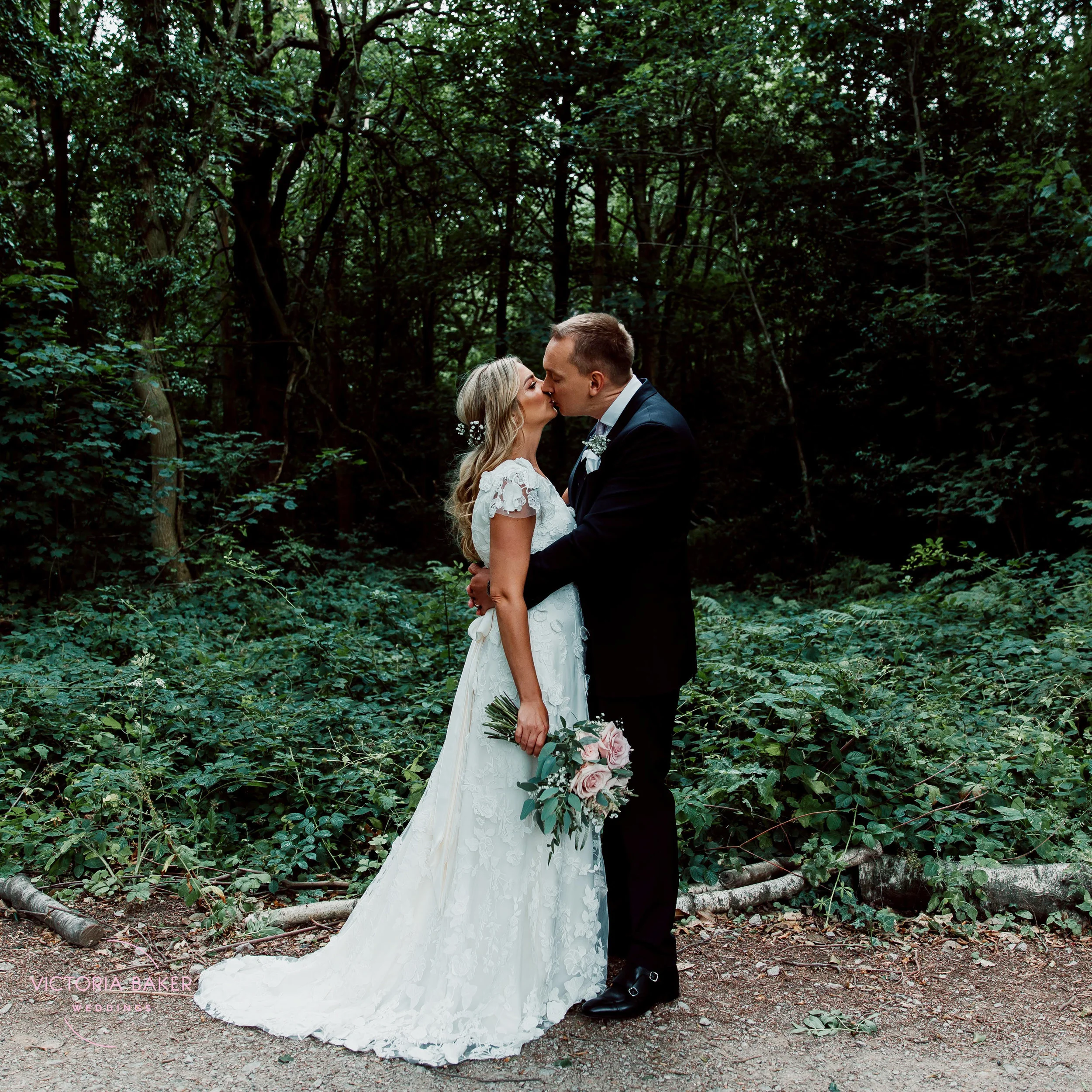 VICTORIABAKERWEDDINGSEmily&AdamSheffieldWedding-459.jpg