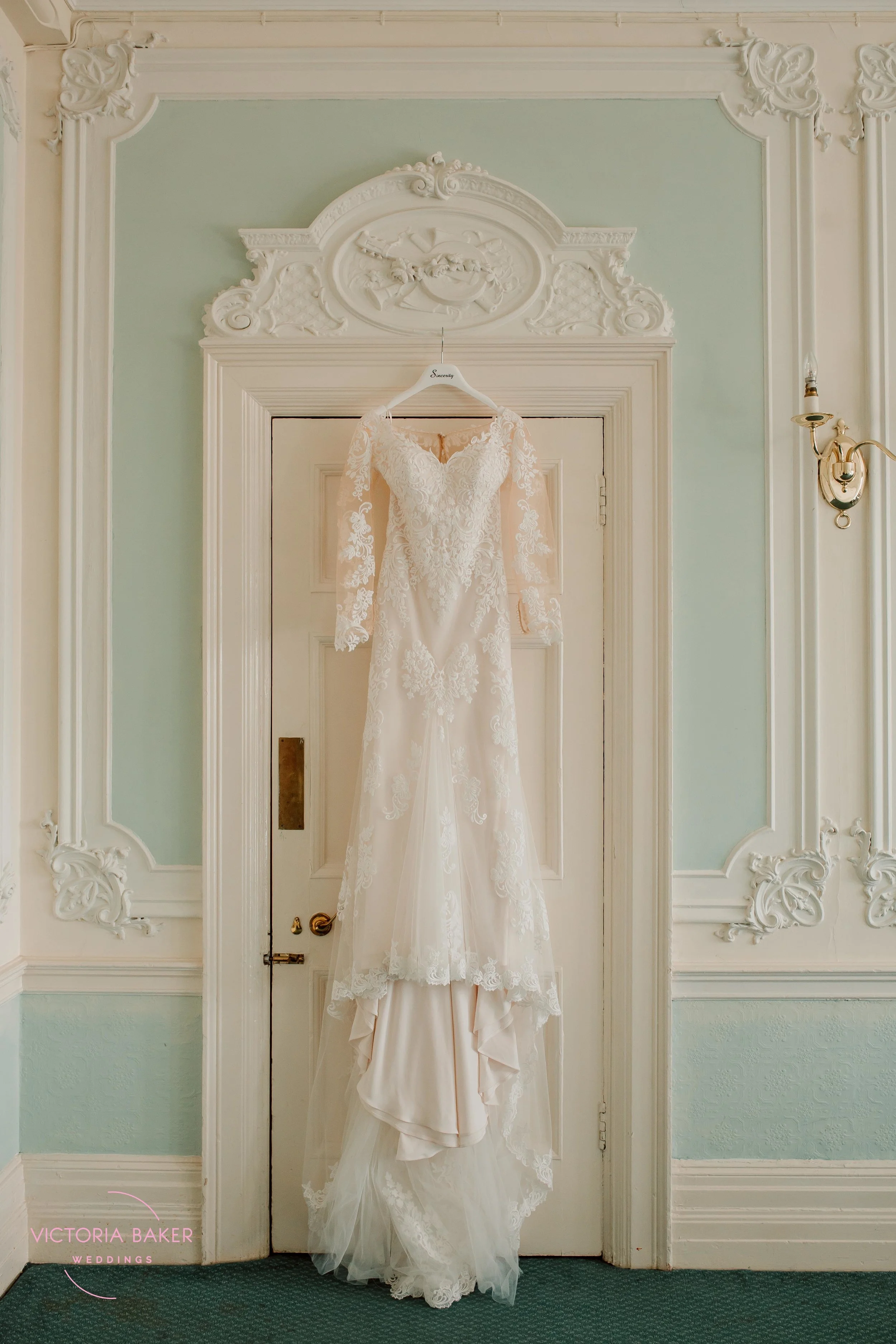 VICTORIABAKERWEDDINGSOlivia&AlexRipleyCastleWeddingPhotography-34.jpg