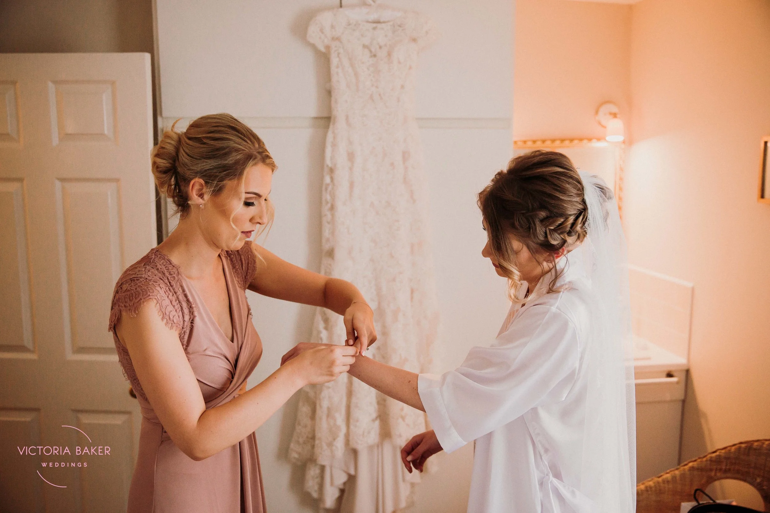 VICTORIABAKERWEDDINGSAbby&MattBarmbyfieldBarnWeddingPhotographer-82.jpg