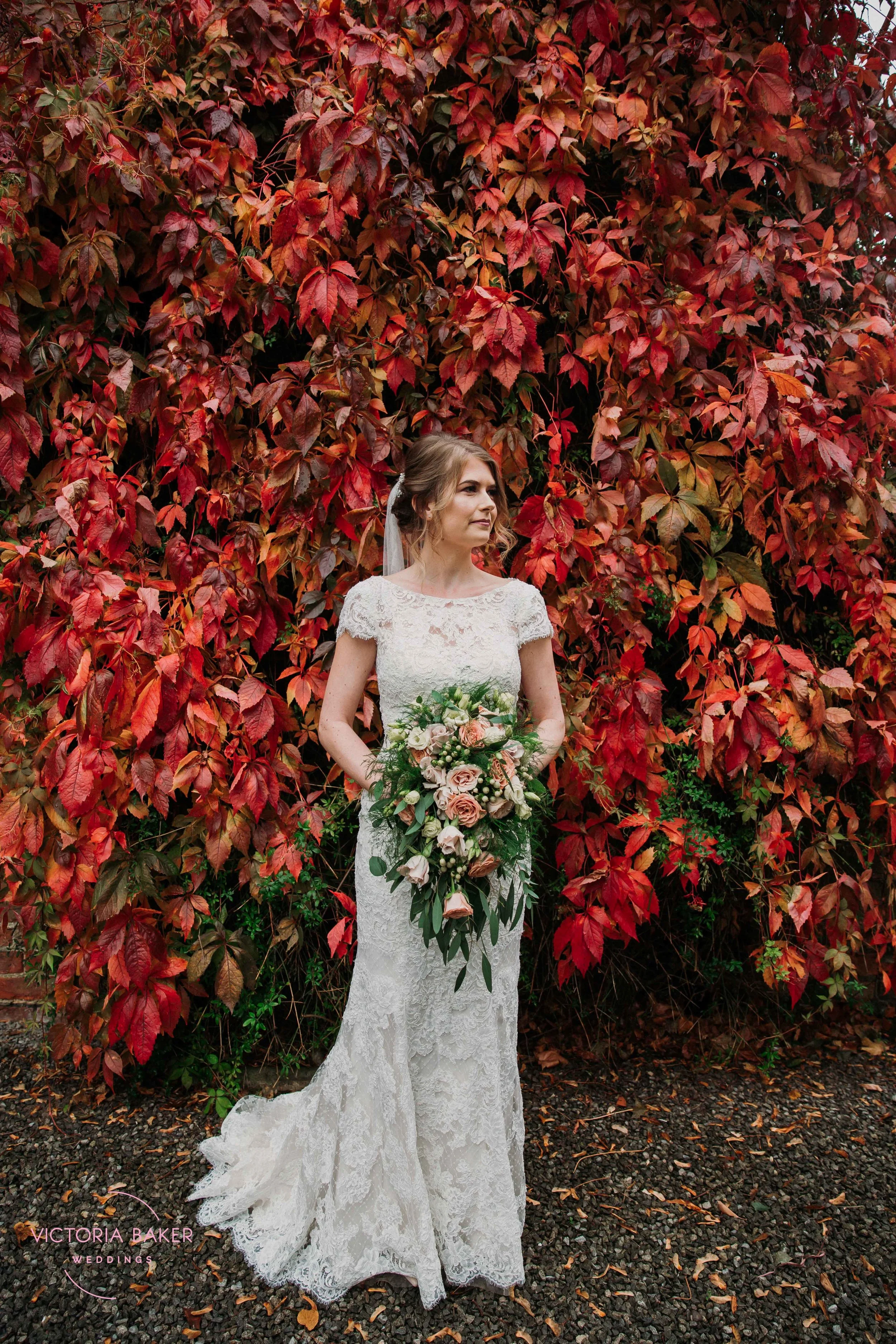 VICTORIABAKERWEDDINGSAbby&MattBarmbyfieldBarnWeddingPhotographer-113.jpg