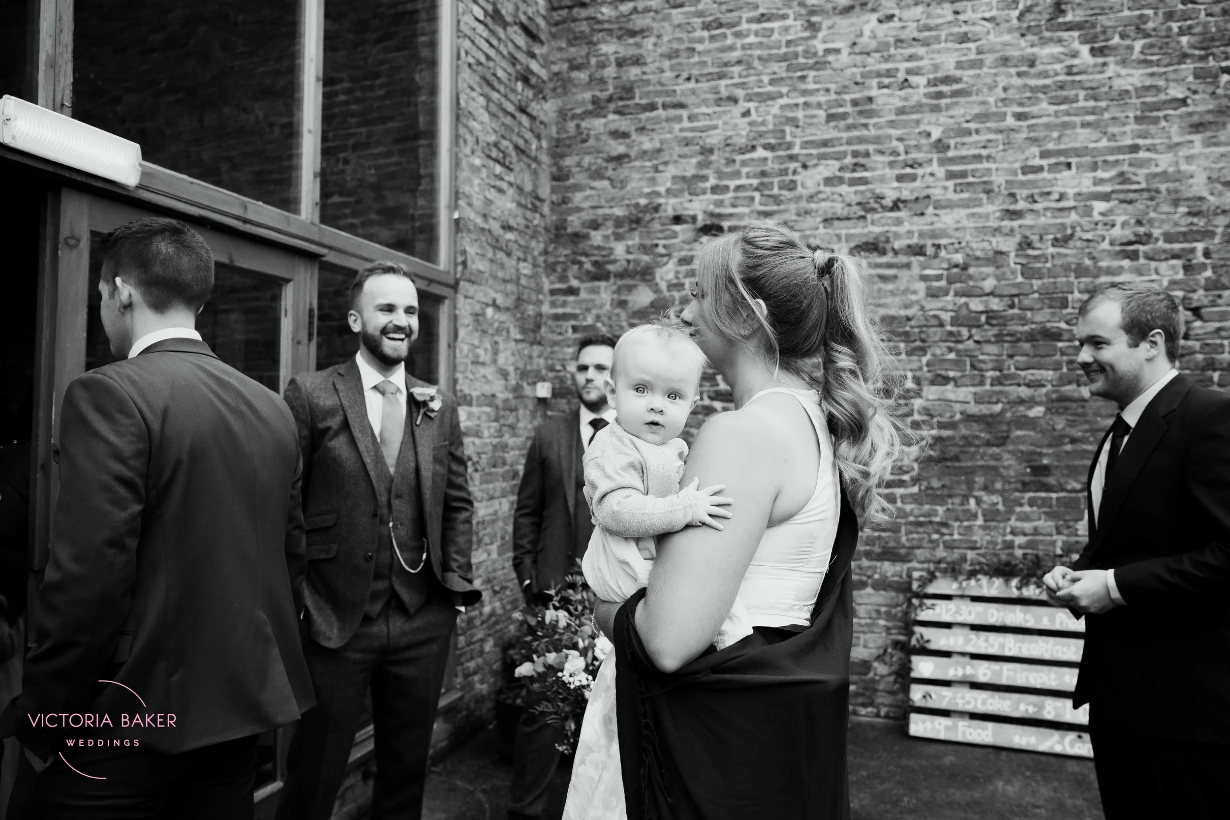 VICTORIABAKERWEDDINGSAbby&MattBarmbyfieldBarnWeddingPhotographer-160.jpg