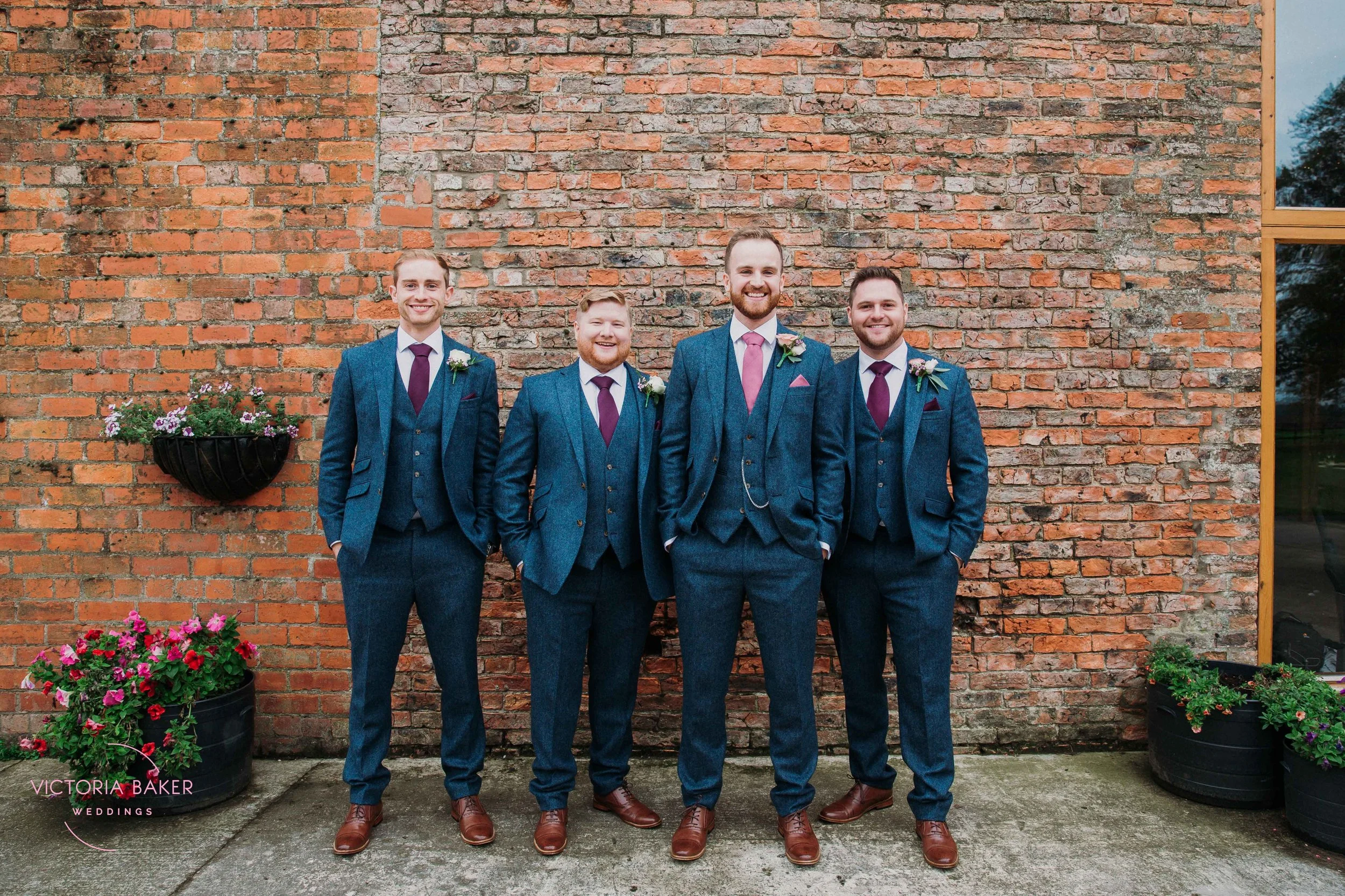 VICTORIABAKERWEDDINGSAbby&MattBarmbyfieldBarnWeddingPhotographer-243.jpg