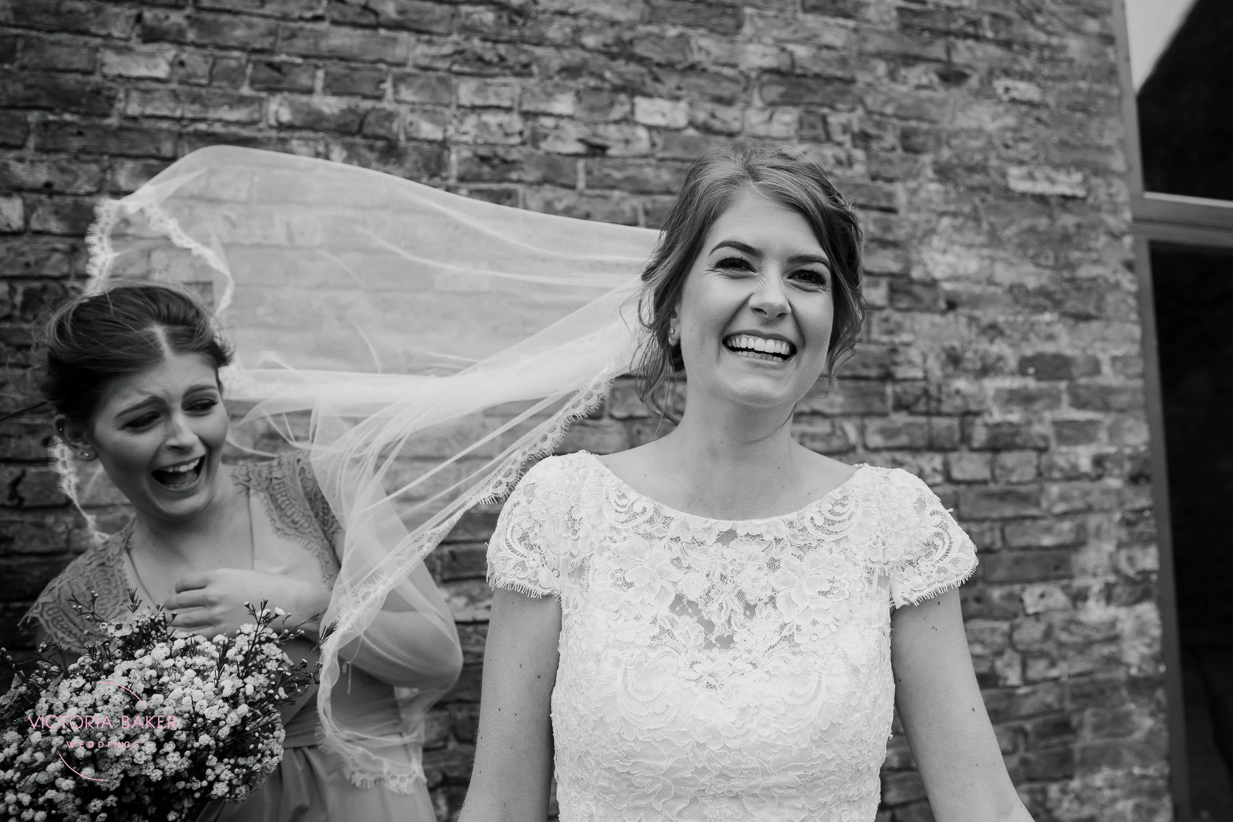 VICTORIABAKERWEDDINGSAbby&MattBarmbyfieldBarnWeddingPhotographer-327.jpg