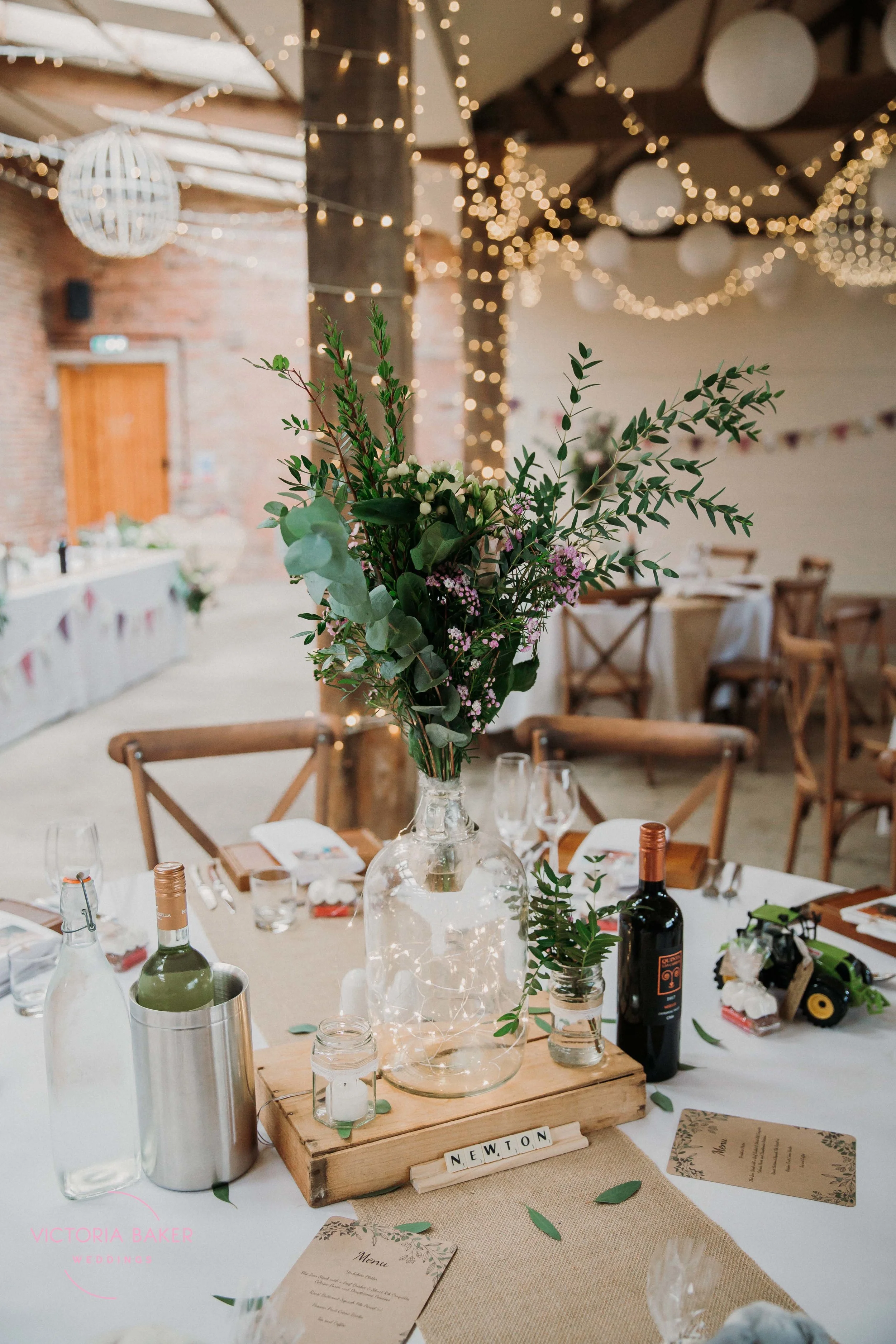 VICTORIABAKERWEDDINGSAbby&MattBarmbyfieldBarnWeddingPhotographer-397.jpg