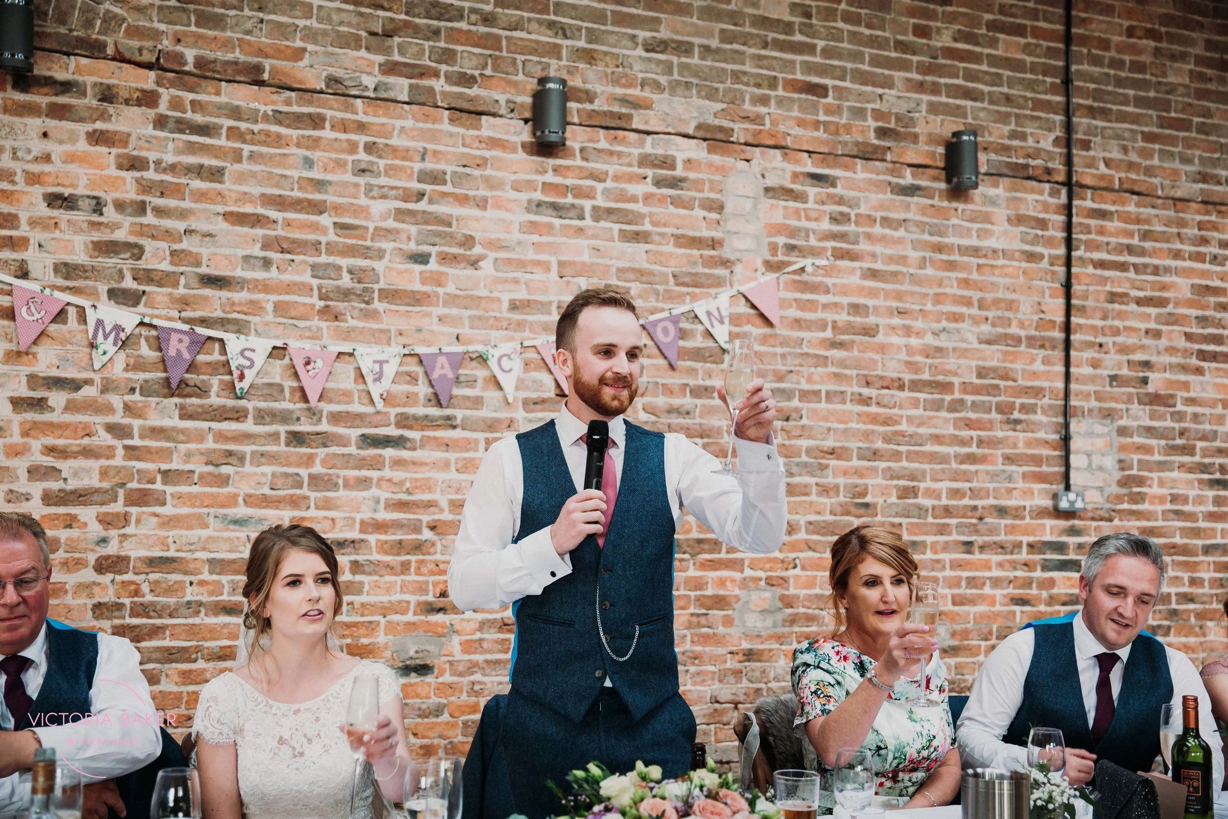 VICTORIABAKERWEDDINGSAbby&MattBarmbyfieldBarnWeddingPhotographer-498.jpg