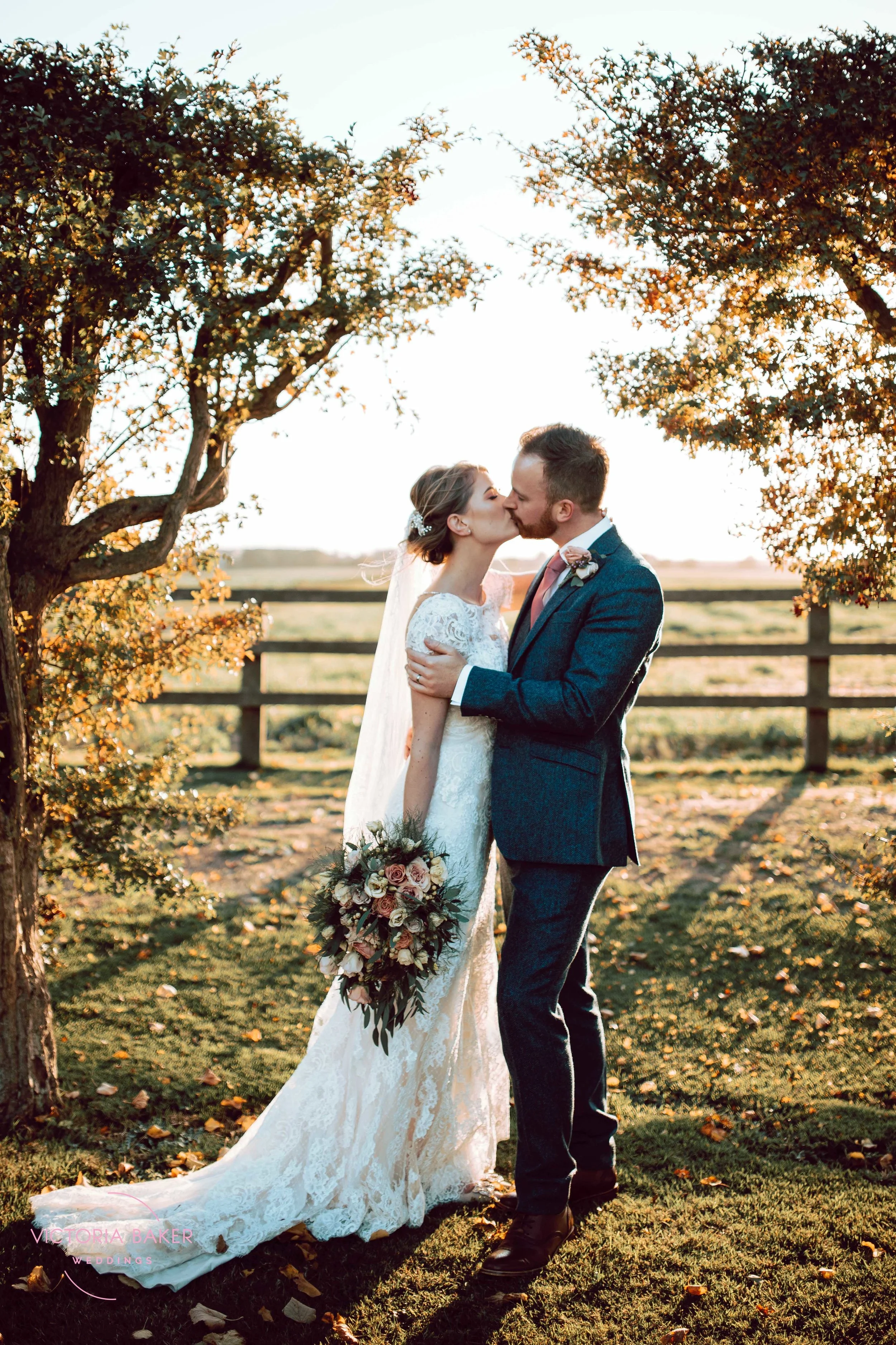VICTORIABAKERWEDDINGSAbby&MattBarmbyfieldBarnWeddingPhotographer-580.jpg
