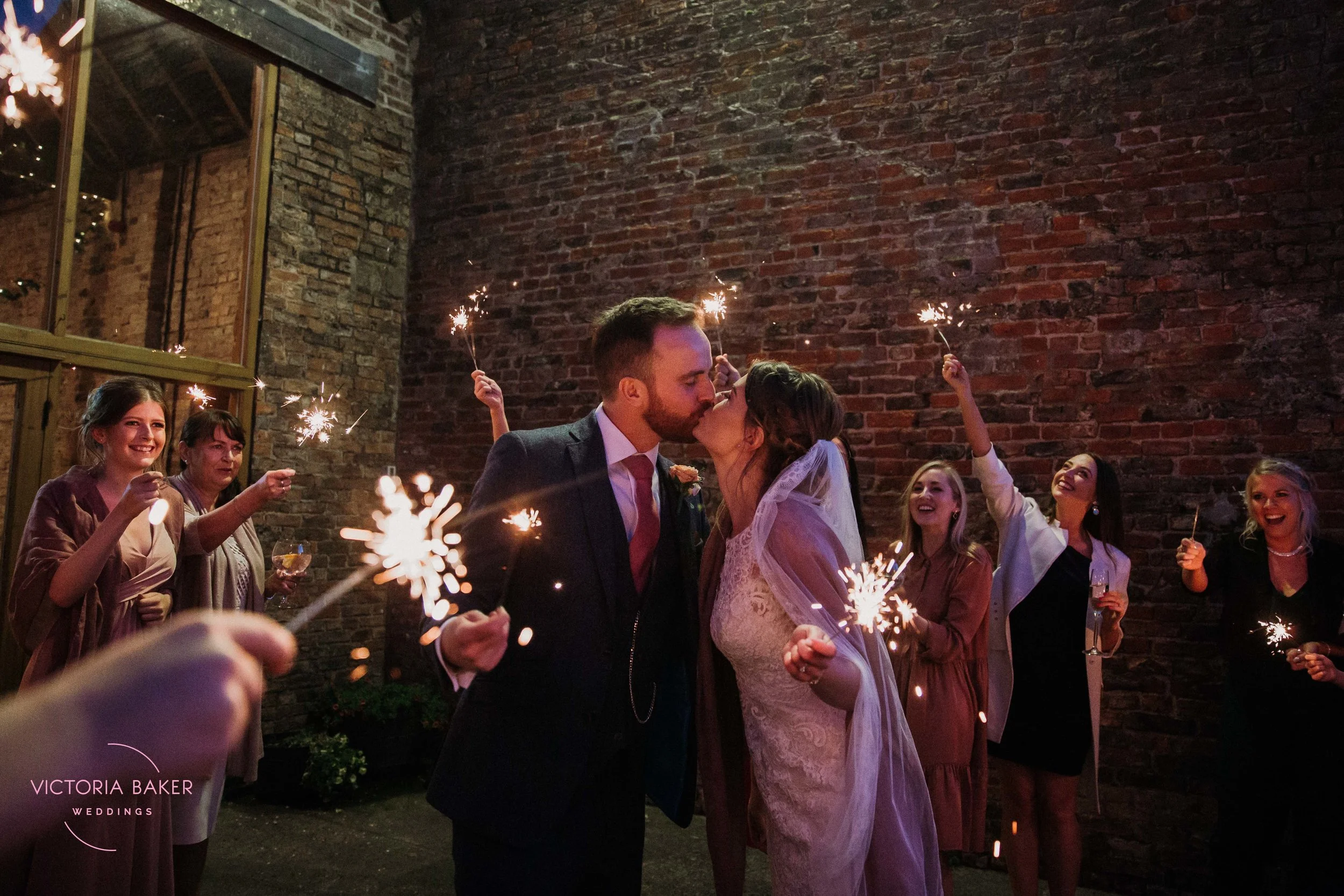 VICTORIABAKERWEDDINGSAbby&MattBarmbyfieldBarnWeddingPhotographer-650.jpg