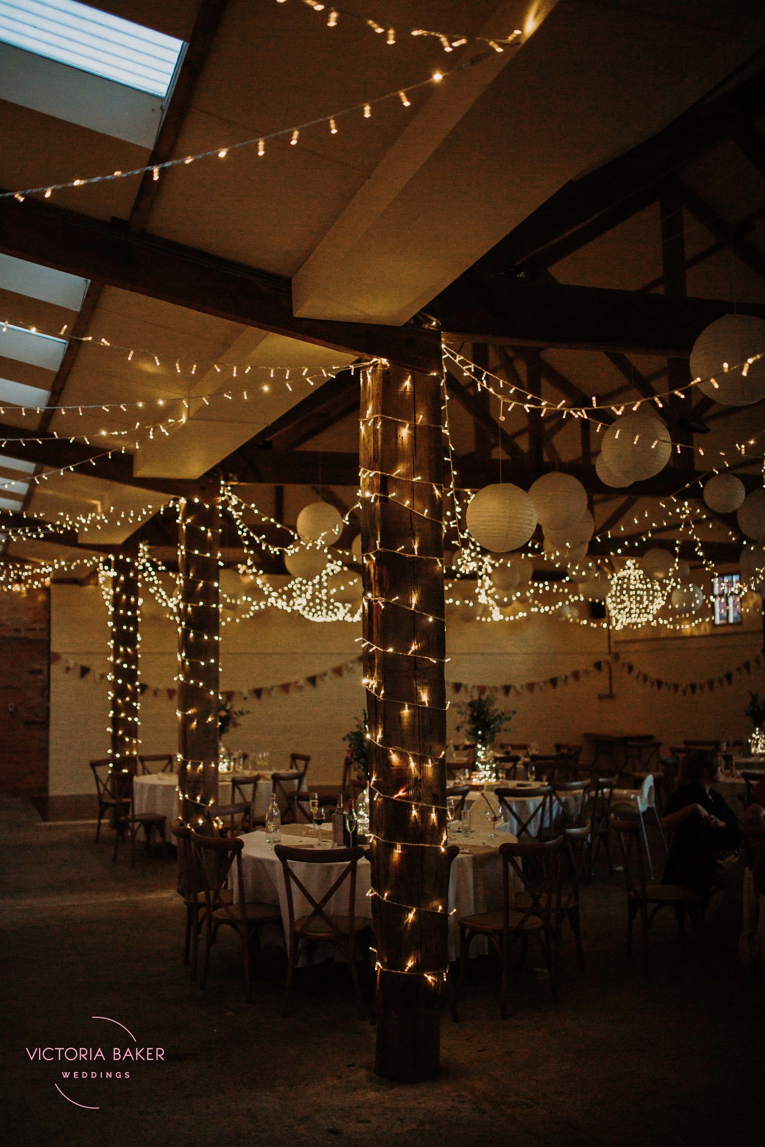 VICTORIABAKERWEDDINGSAbby&MattBarmbyfieldBarnWeddingPhotographer-638.jpg